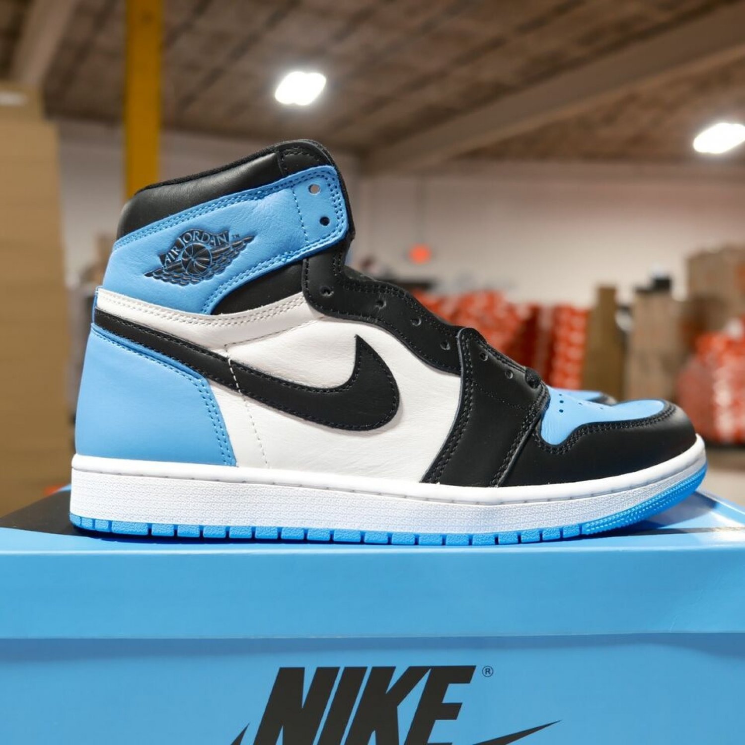 Men & Wmns Jordan 1 Retro High OG UNC Toe DZ5485-400 New