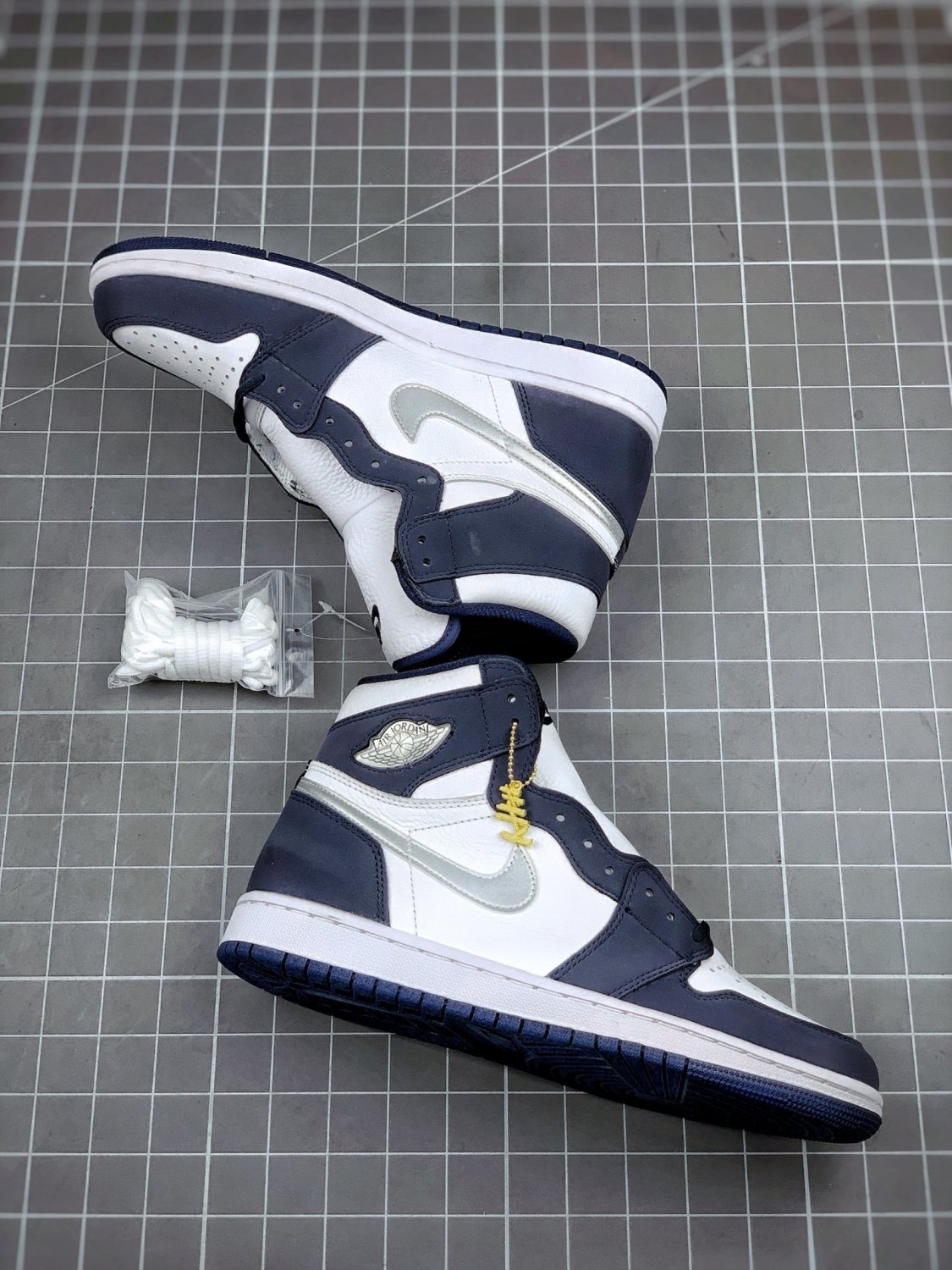 Men & Wmns Jordan 1 Retro High CO.JP Midnight Navy (2020)