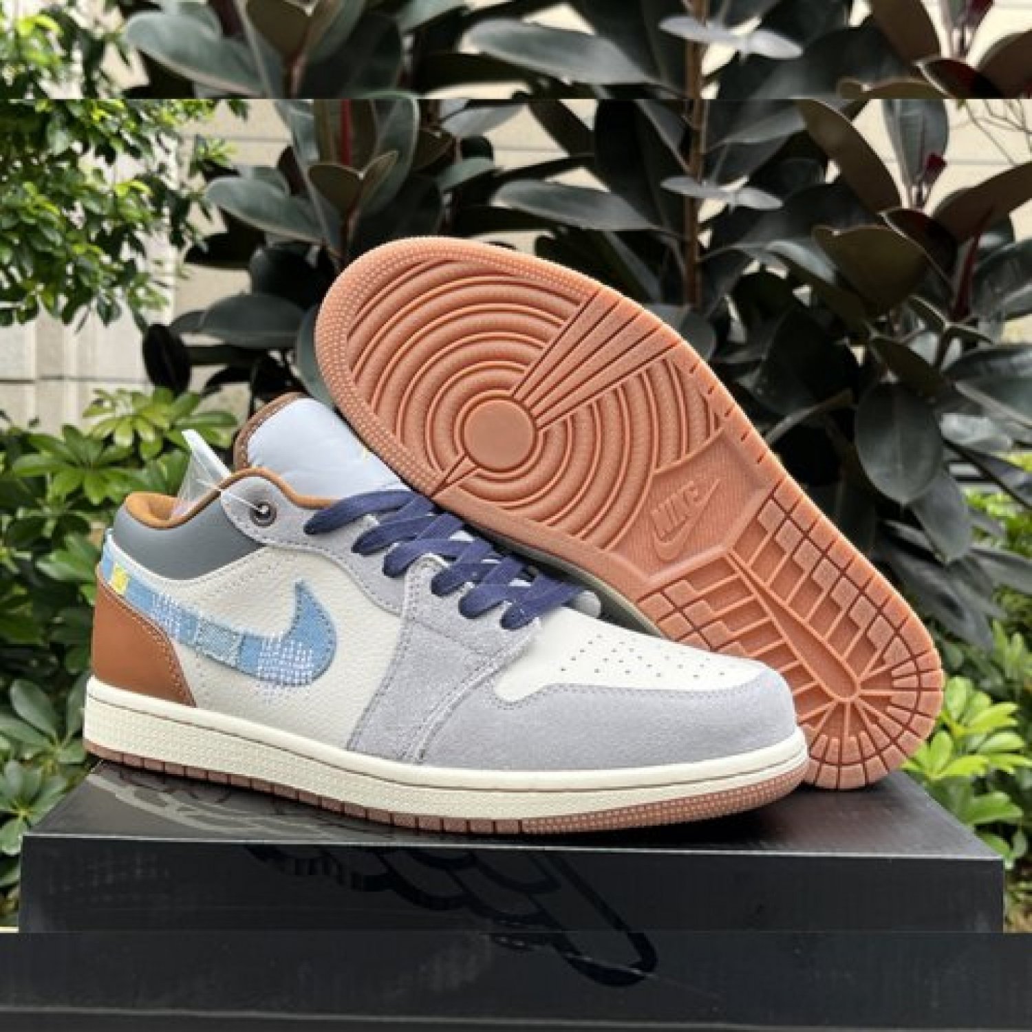 Men & Wmns Jordan 1 Low Wolf Grey