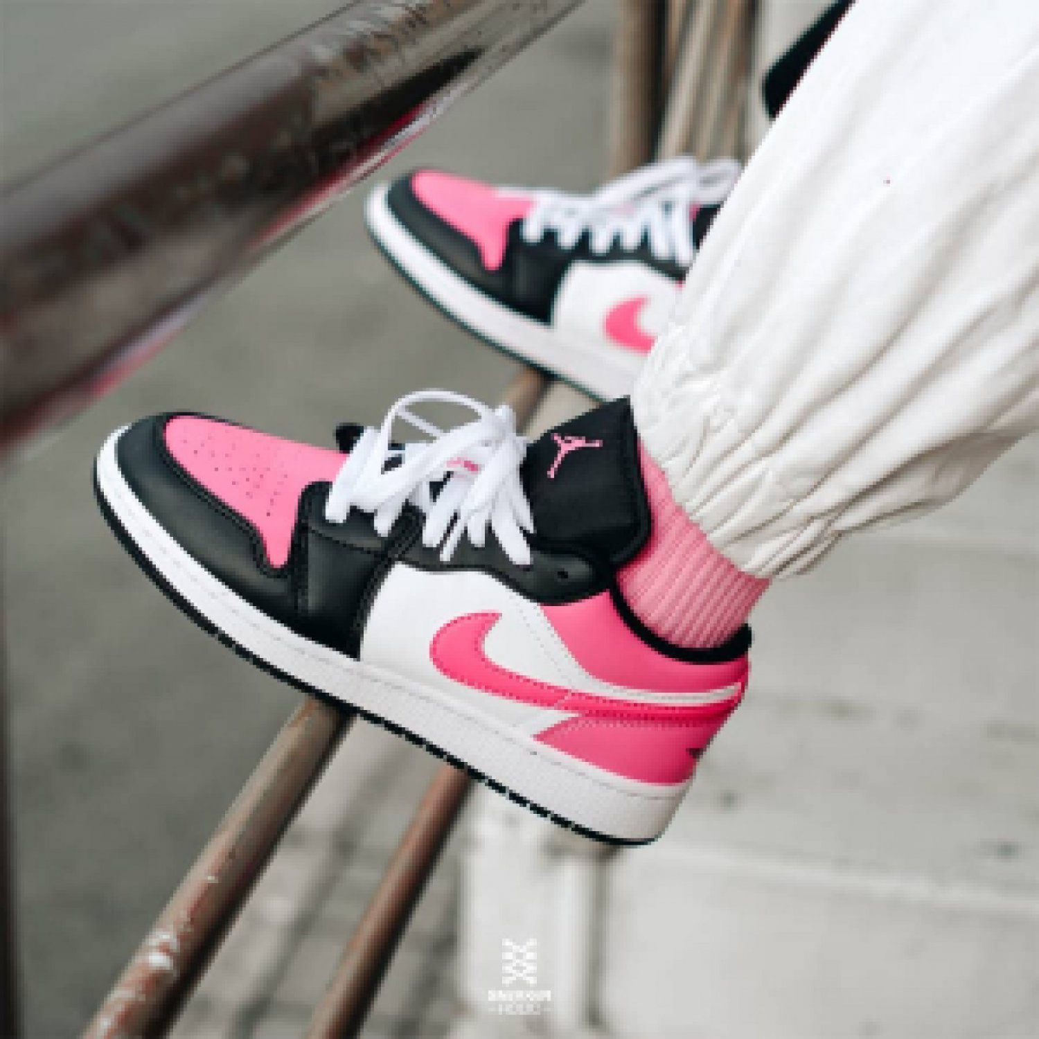 Men & Wmns Jordan 1 Low Pinksicle