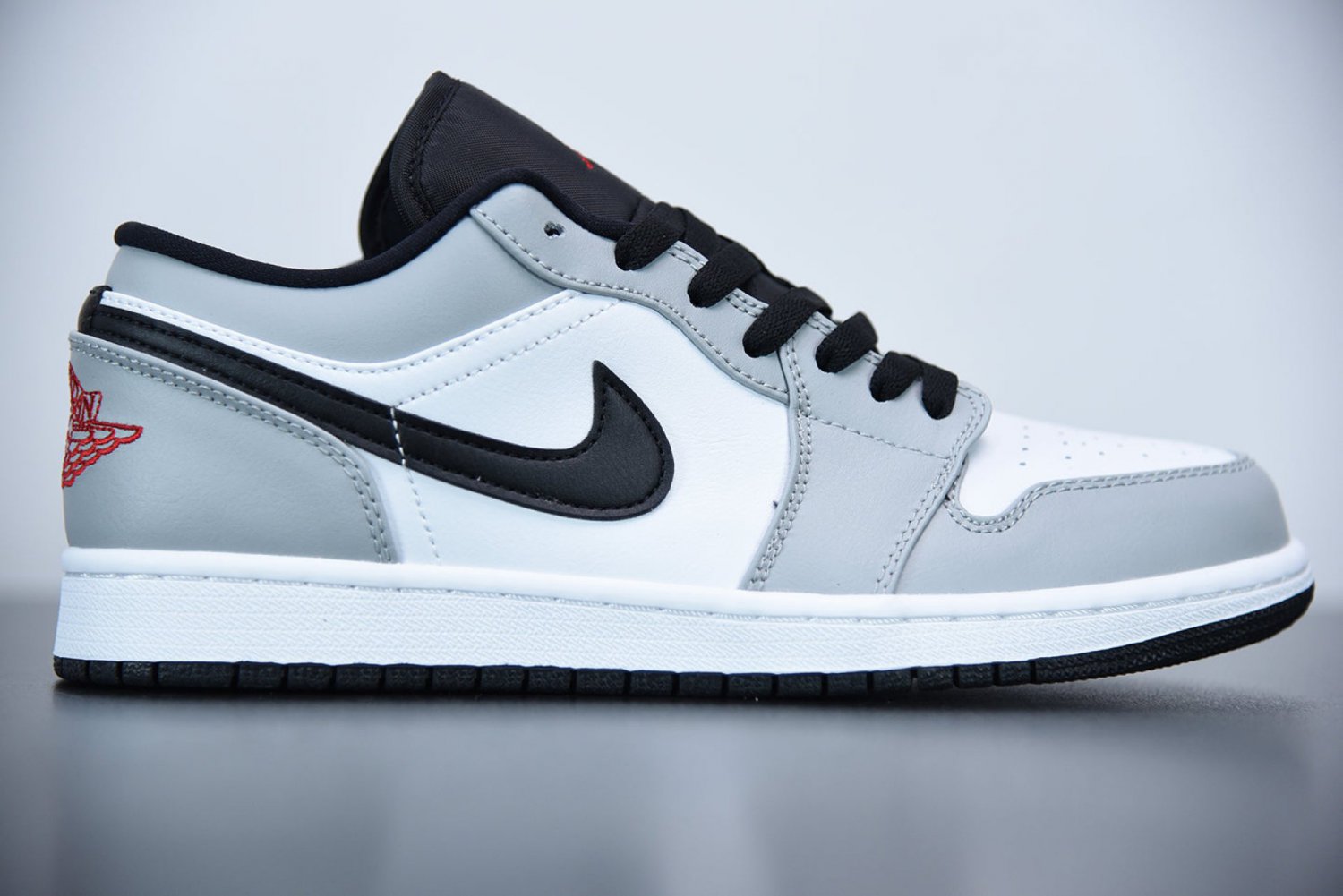 Men & Wmns Jordan 1 Low Light Smoke Grey