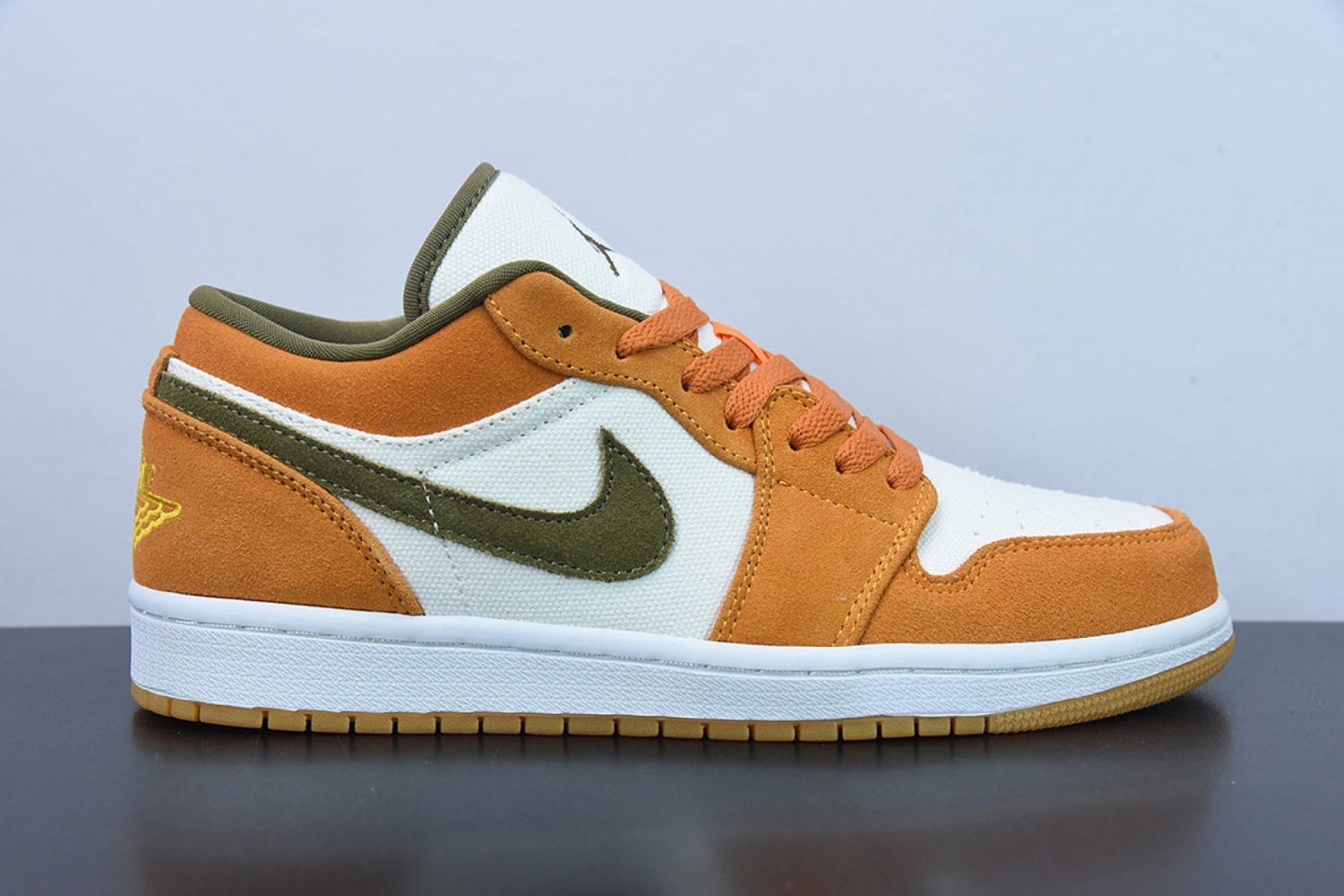 Men & Wmns Jordan 1 Low Ceramic
