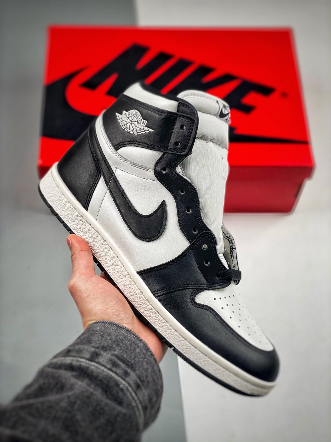 Men & Wmns Jordan 1 Retro High OG Black White