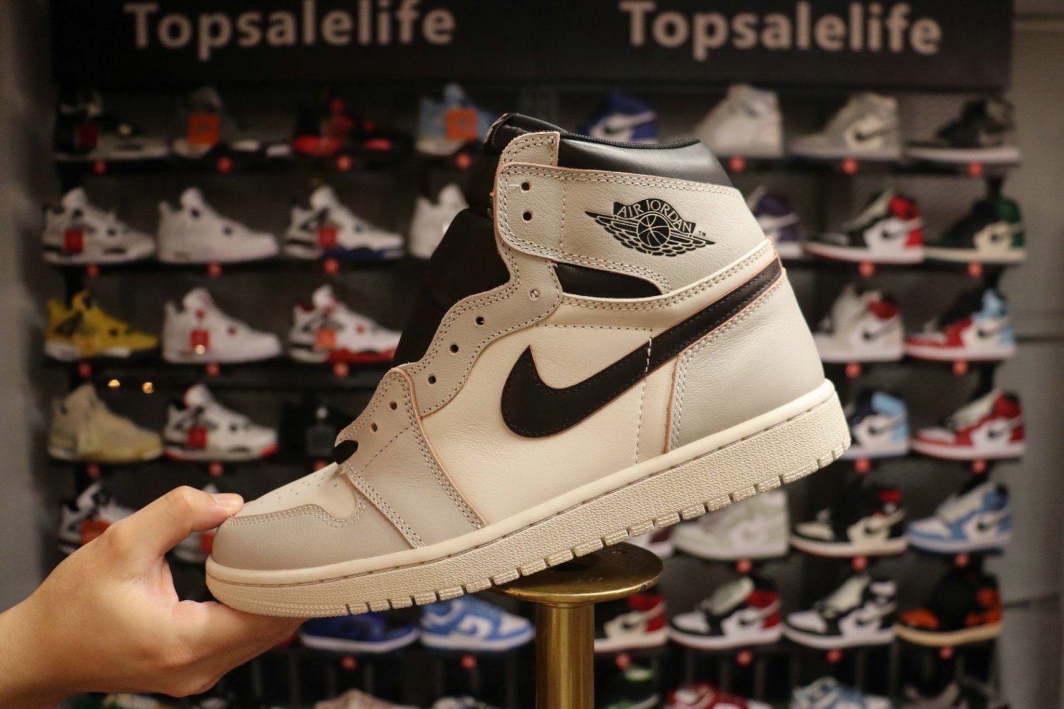 Men & Wmns Jordan 1 Retro High OG Defiant SB NYC to Paris