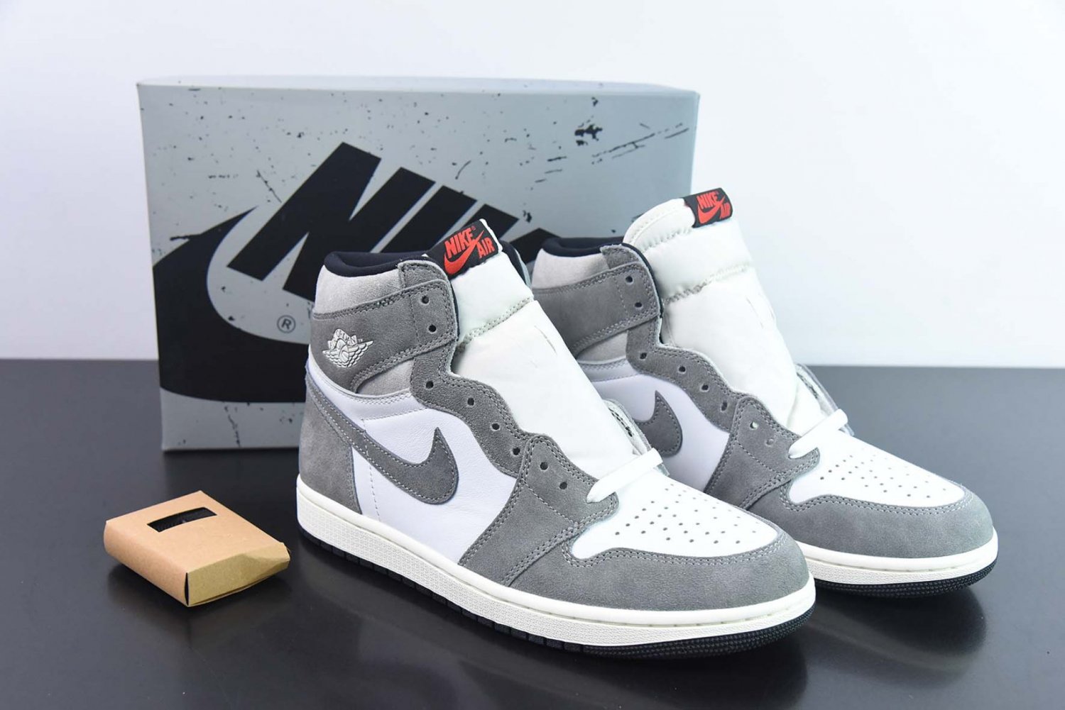 Men & Wmns Jordan 1 Retro High OG Washed Black_1