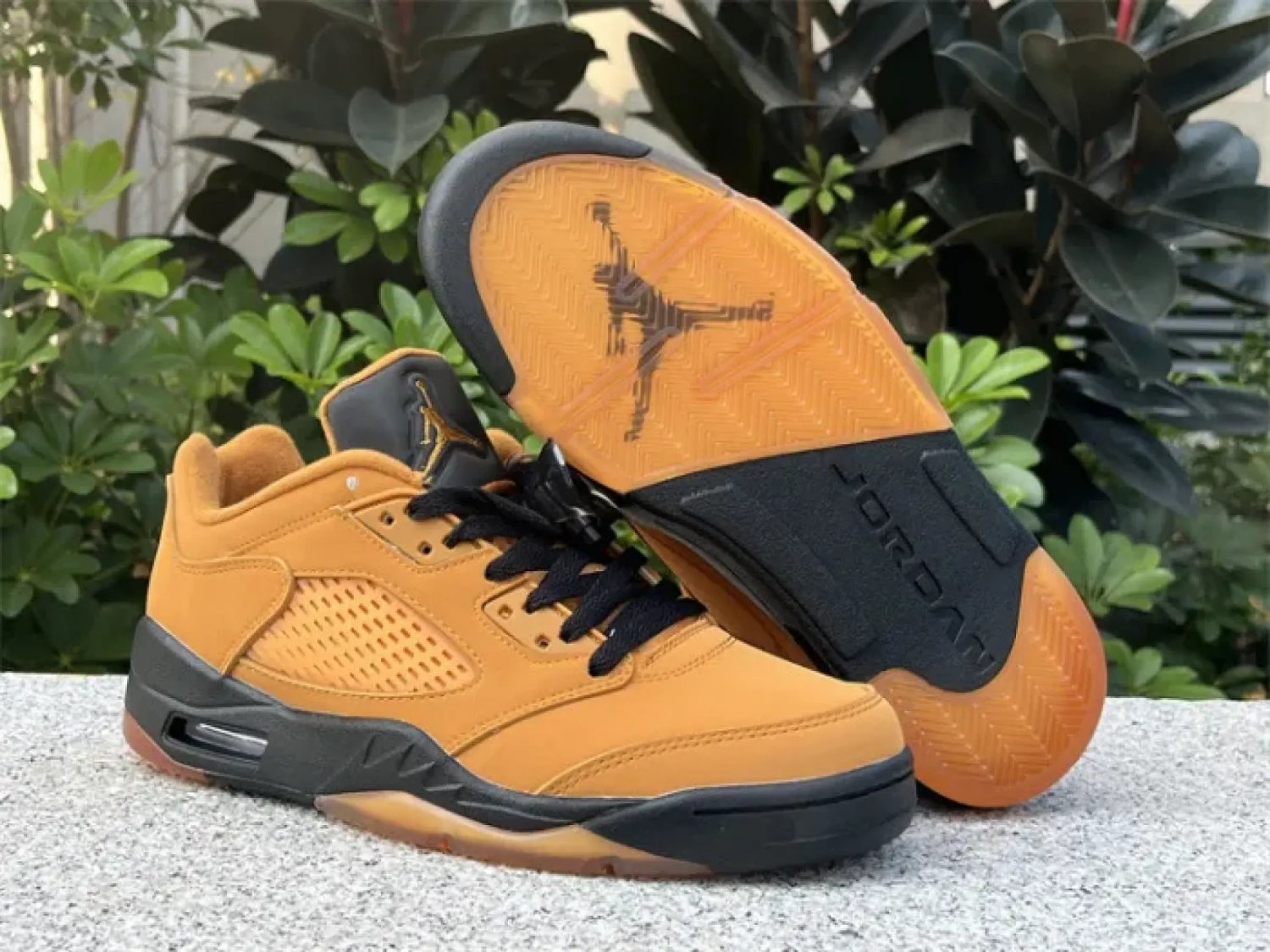 Men & Wmns Jordan 5 Retro Low 'Chutney'
