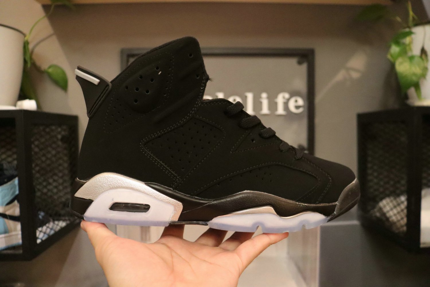 Men & Wmns Jordan 6 Retro Chrome Metallic Silver (GS)