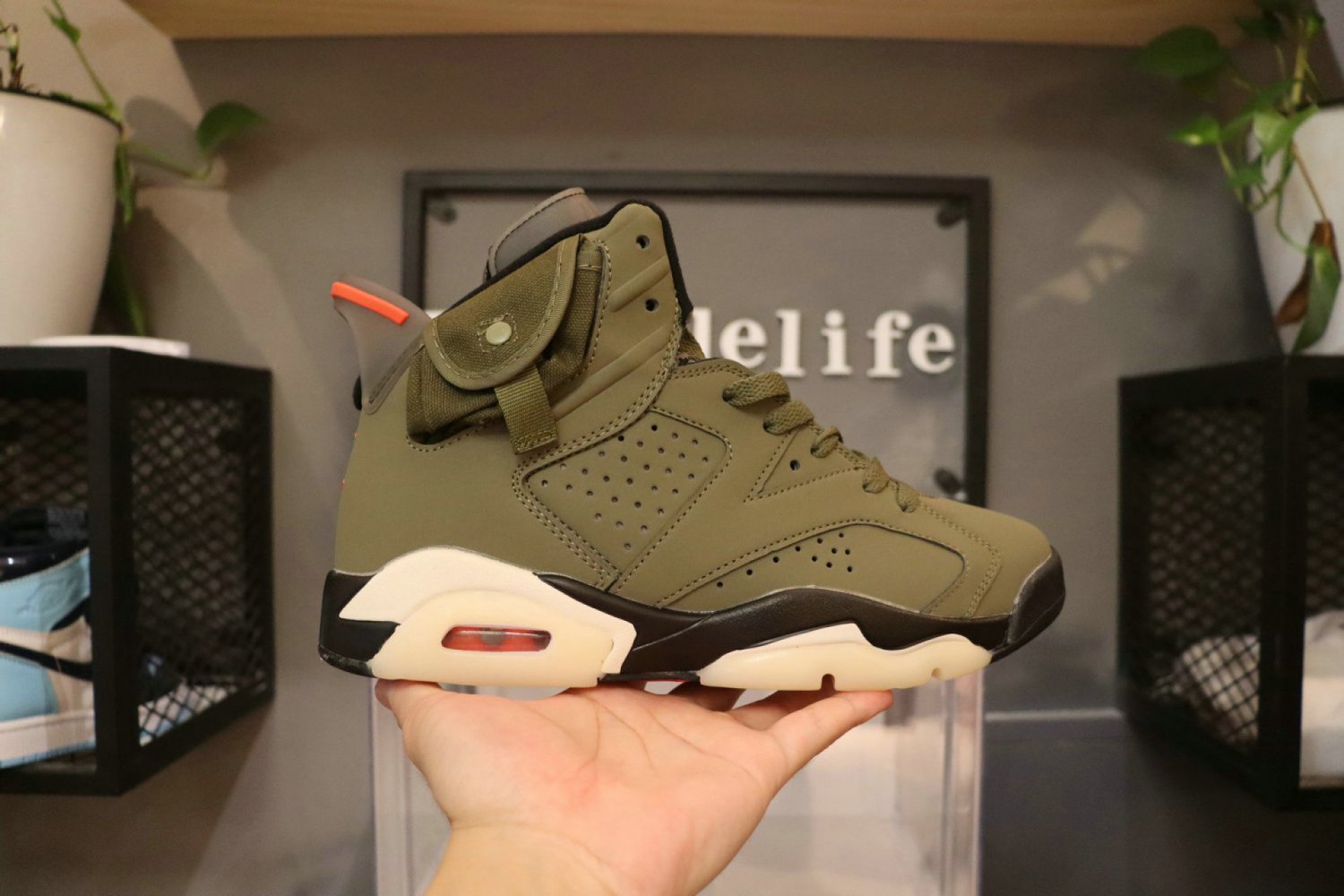 Men & Wmns Jordan 6 Retro Travis Scott_1