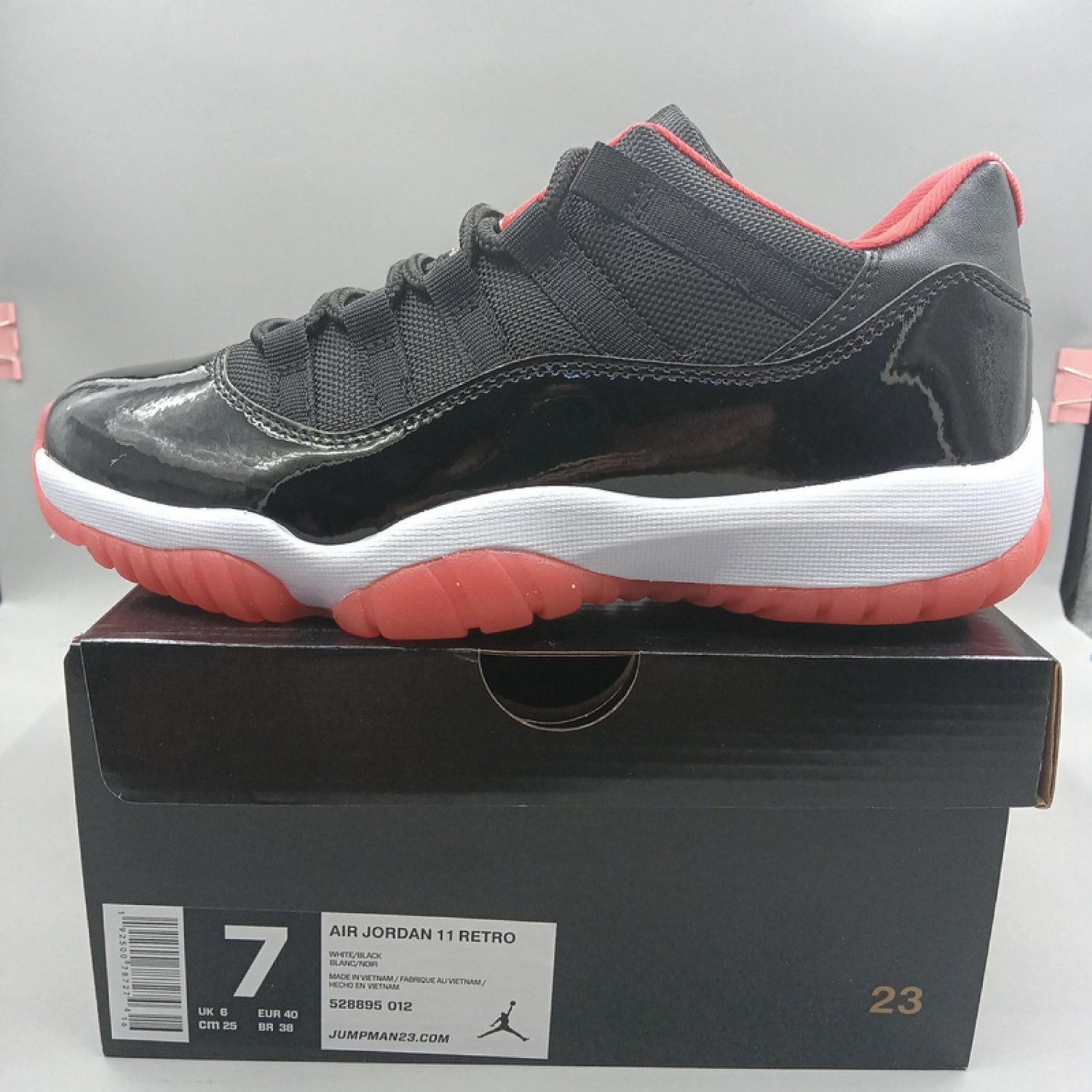 Men & Wmns Jordan 11 Retro Low Bred