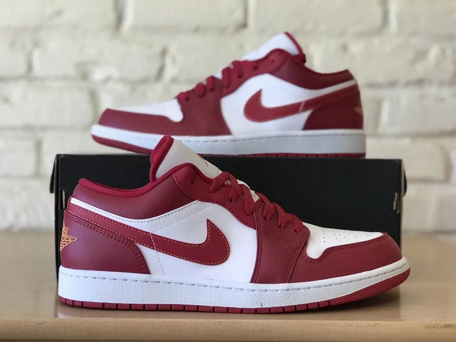 Air Jordan 1 Low 'Cardinal Red'