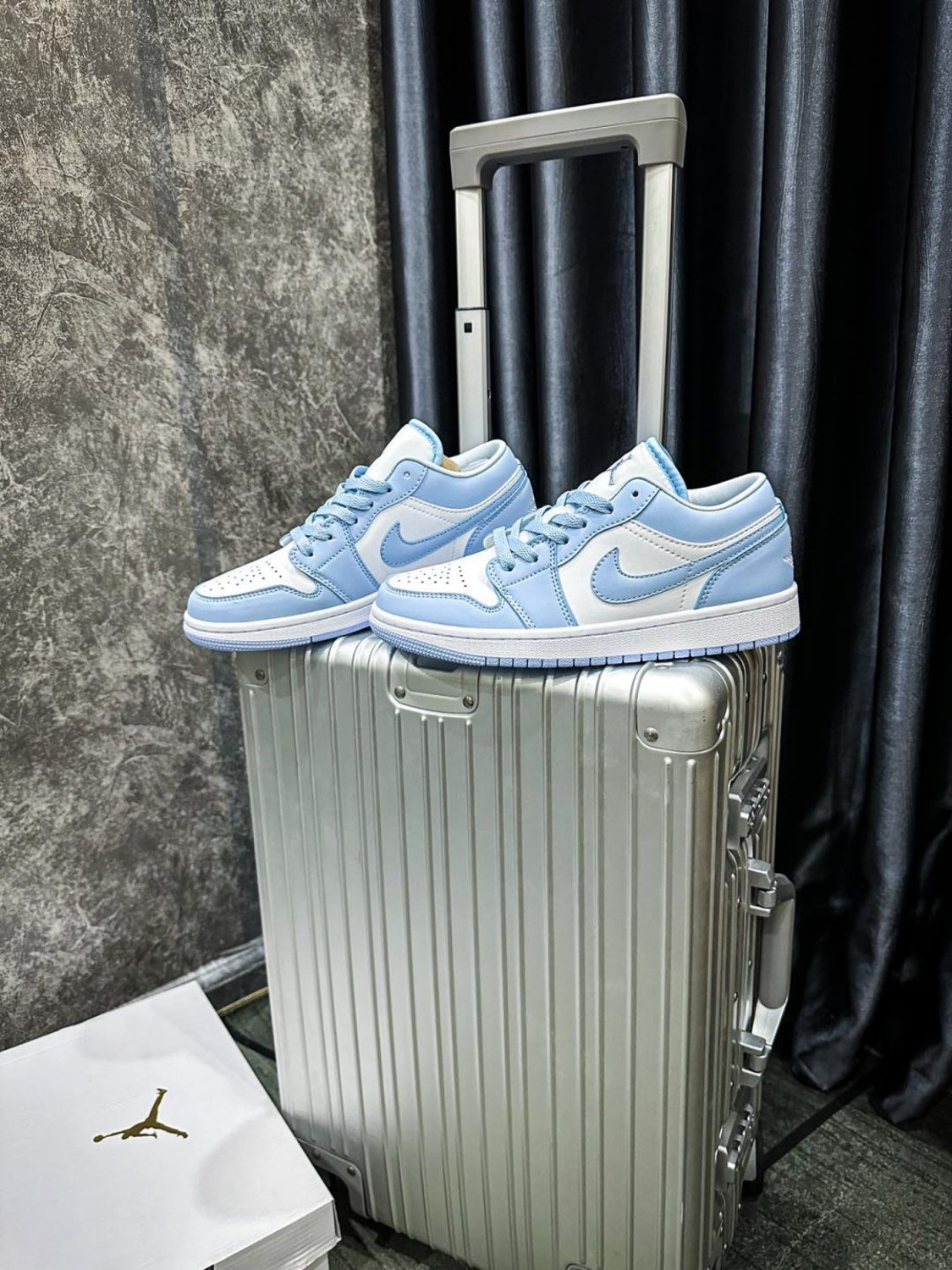 Air Jordan 1 Low 'Ice Blue'