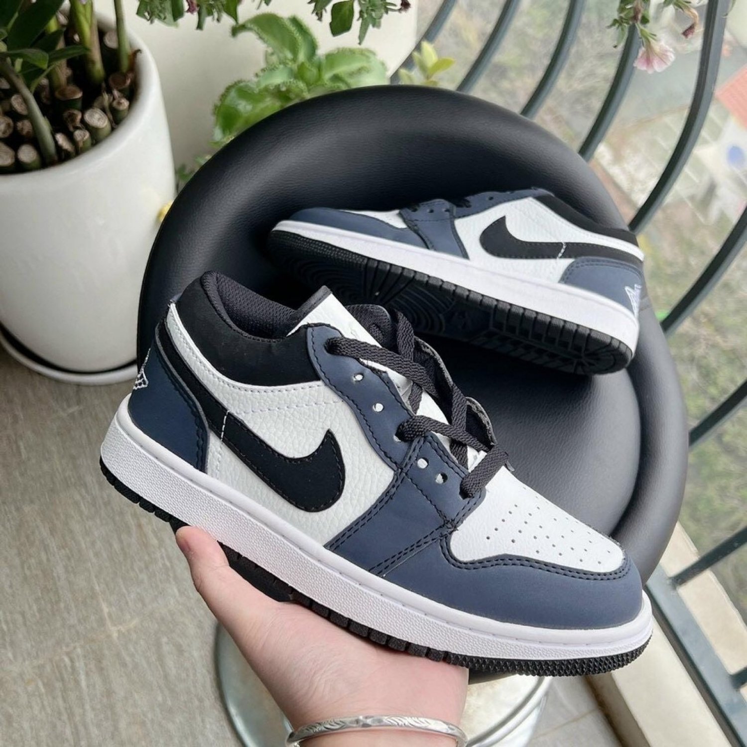Air Jordan 1 Low 'Midnight Navy'