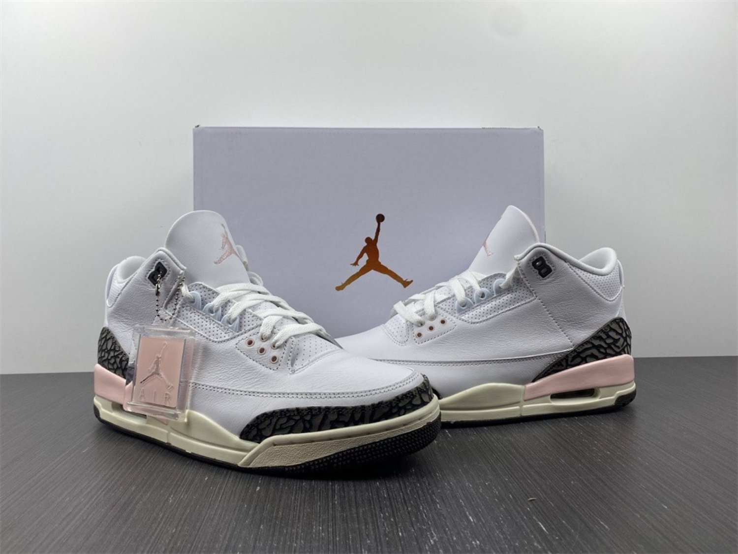 Air Jordan 3 Neapolitan White Dark Mocha Atmosphere Sail
