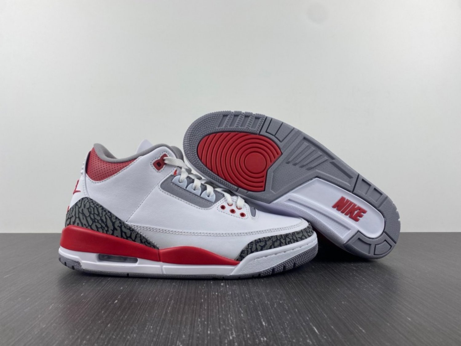 Air Jordan 3 OG Fire Red 2022 White Fire Red Black