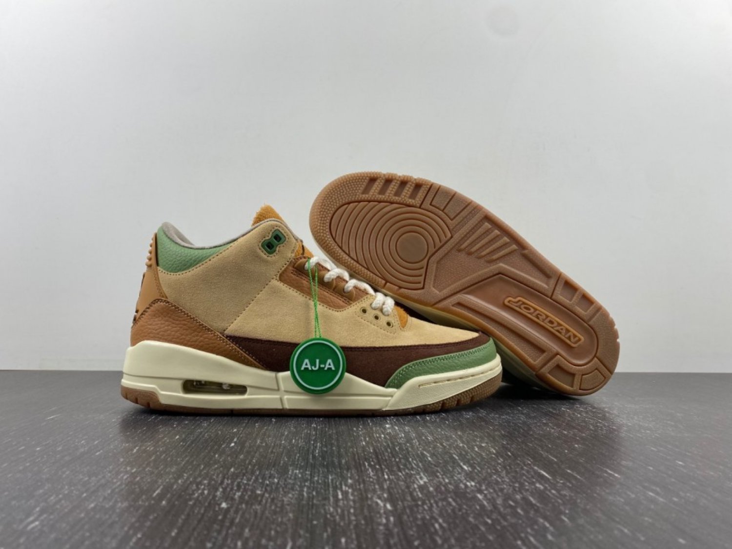 Air Jordan 3 Voodoo CT8532-102