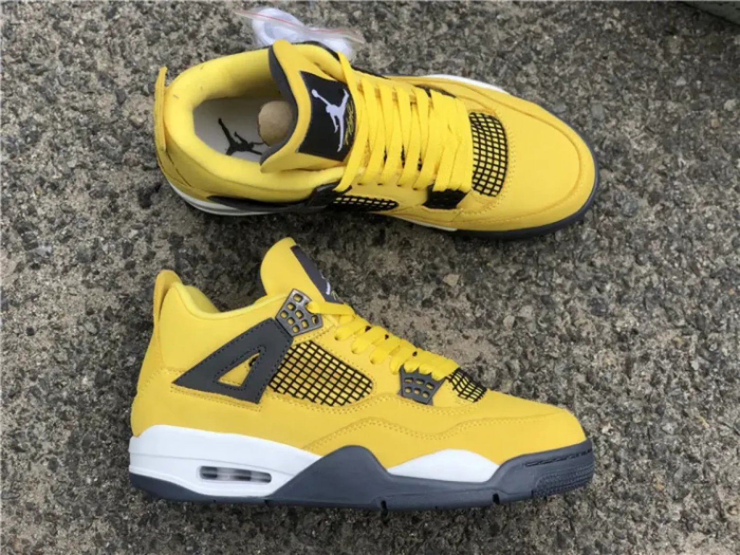 Air Jordan 4 Retro Lightning (2021)