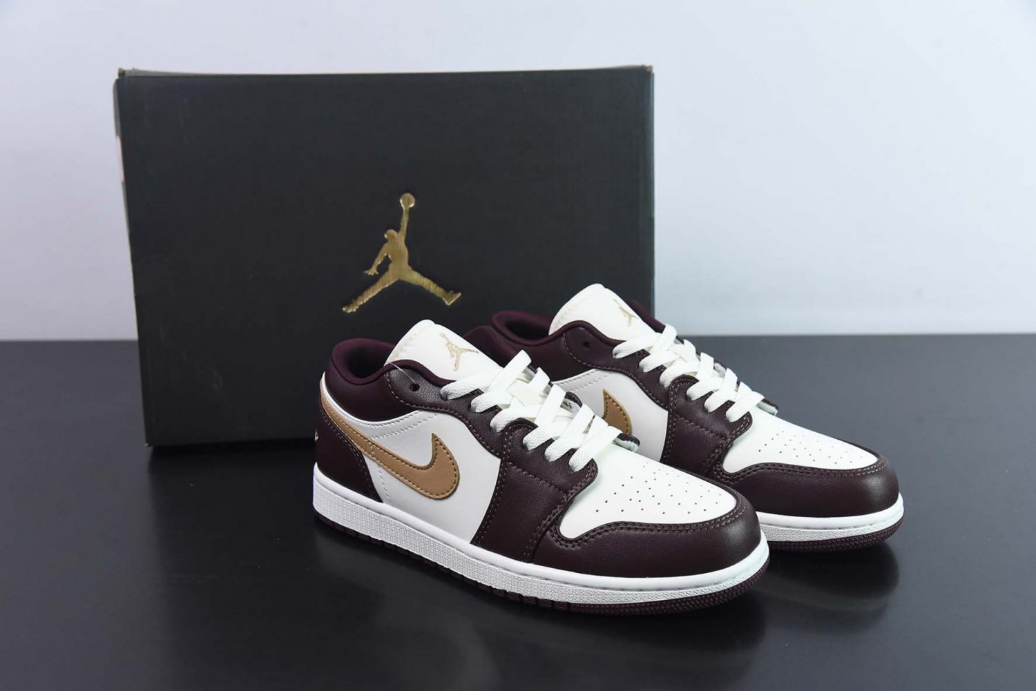 Jordan 1 Low Light & Dark Brown