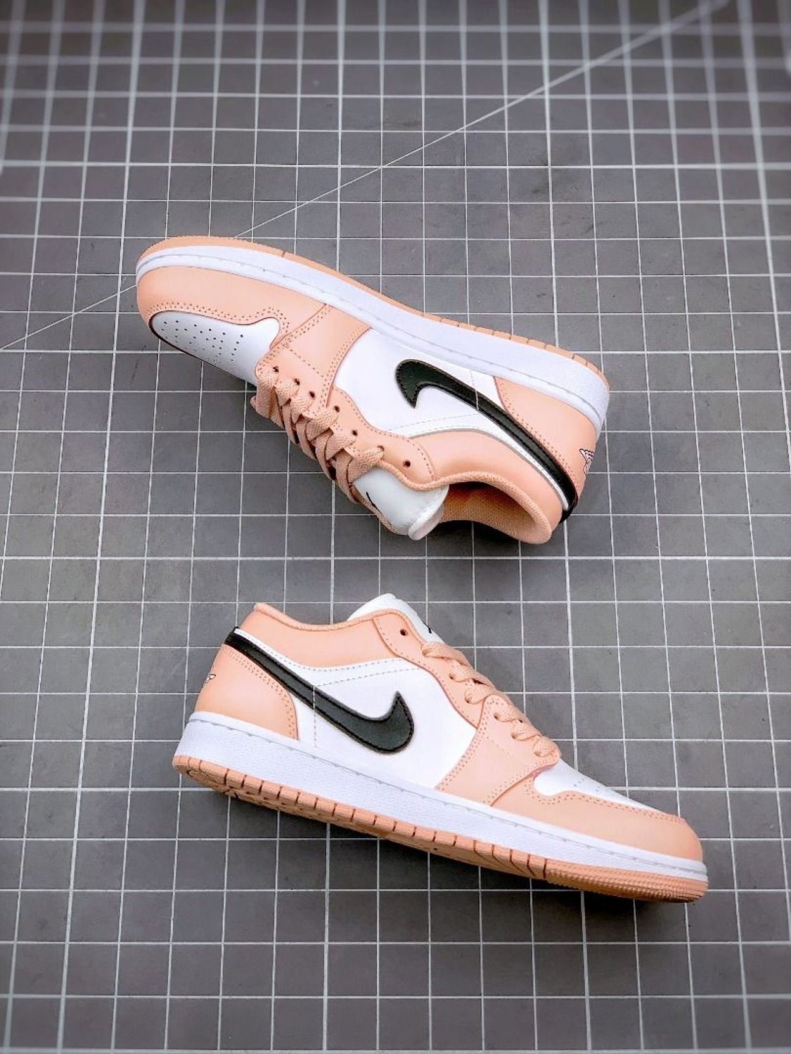 Jordan 1 Low Light Arctic Orange Pink