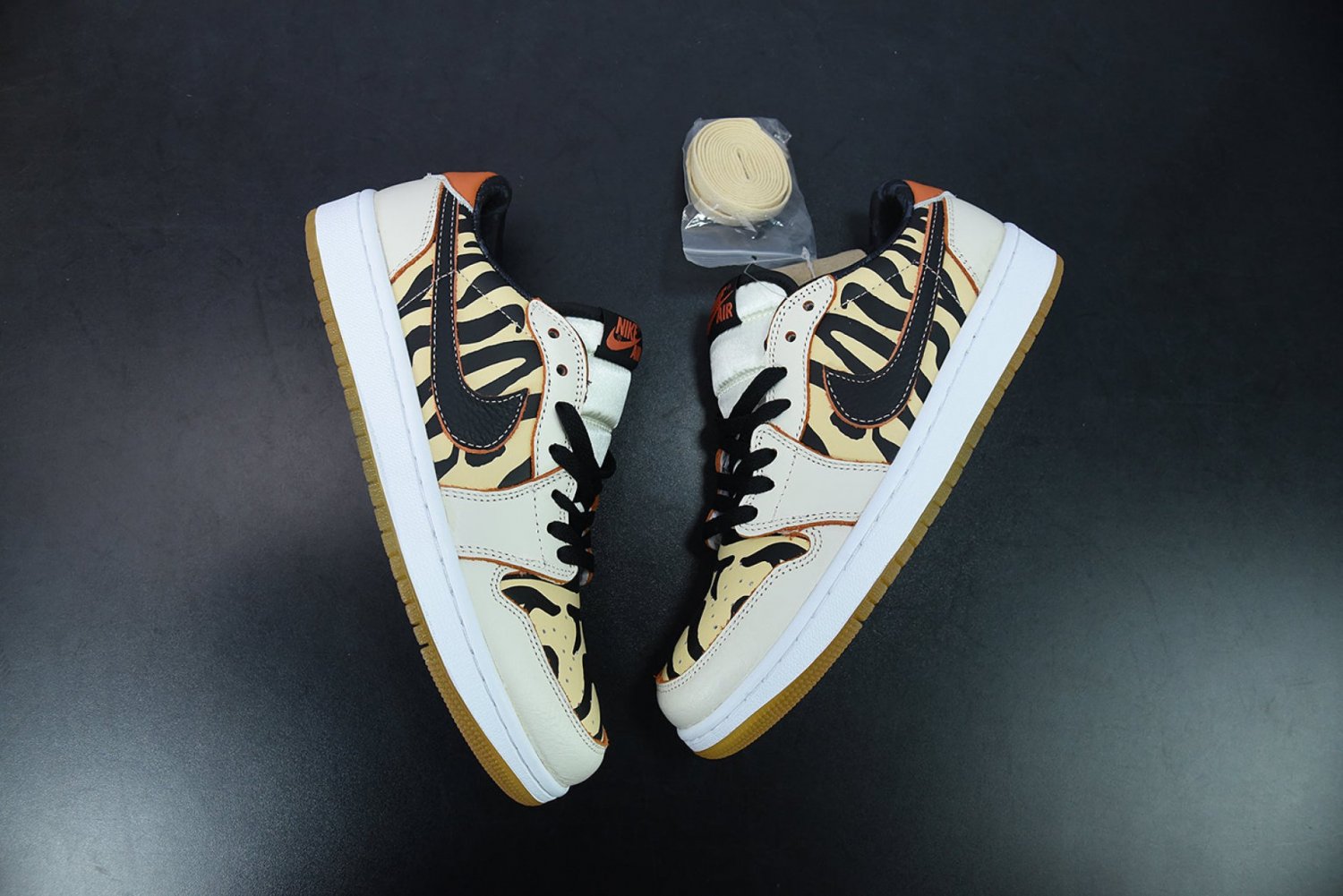Jordan 1 Low OG &acirc;��Chinese New Years &acirc;�� Year Of The Tiger&acirc;��