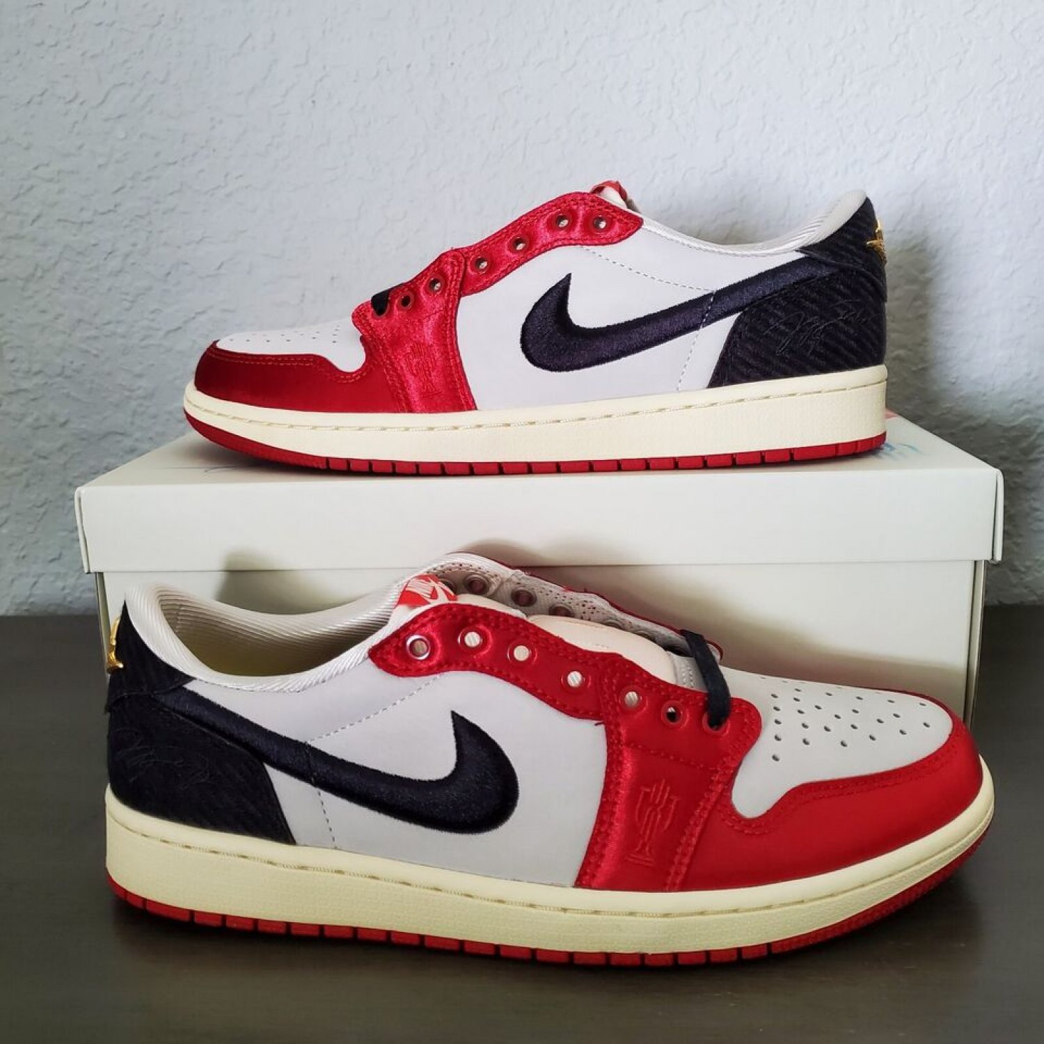 Jordan 1 Retro Low OG Trophy Room Away