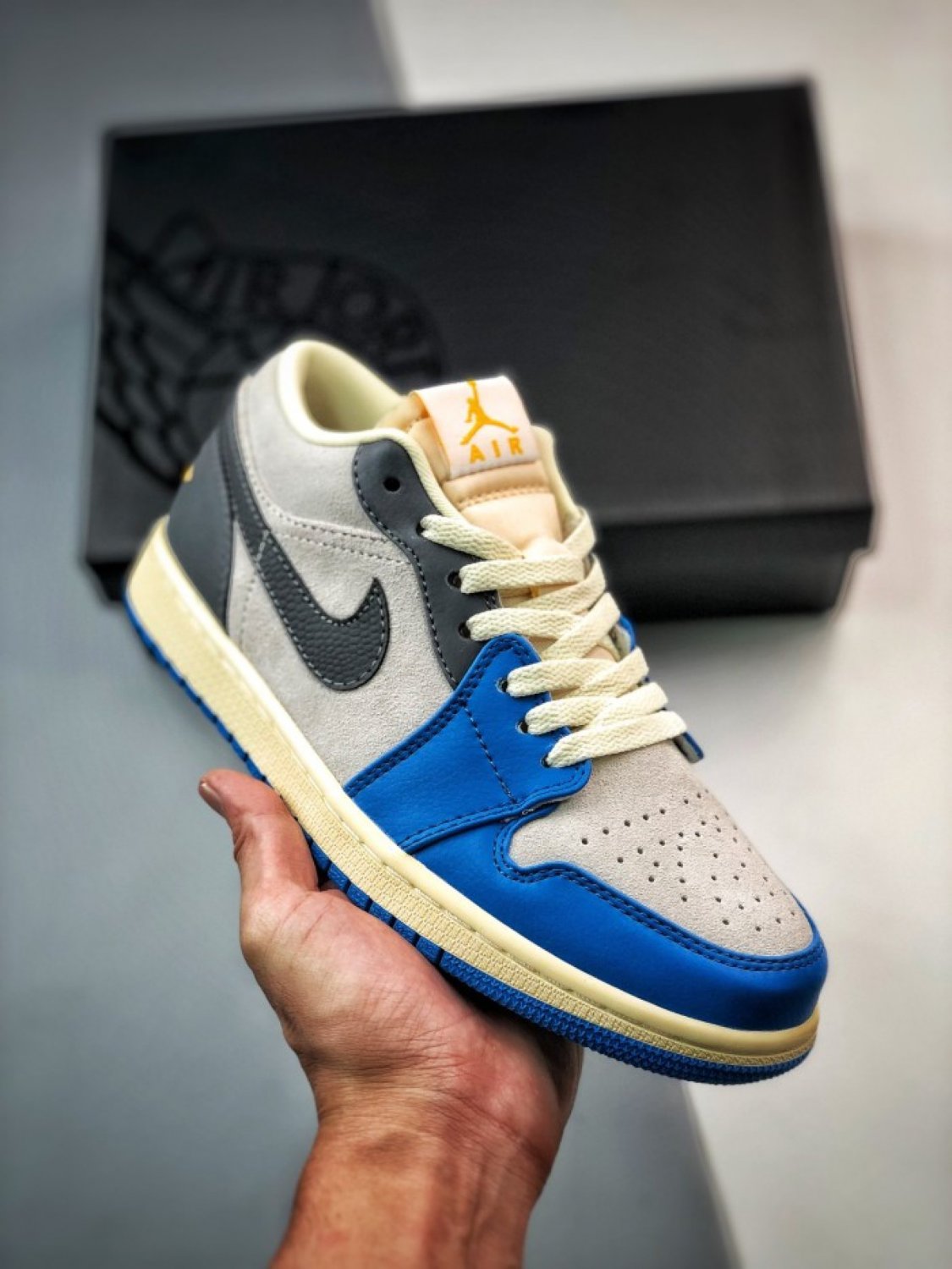 Jordan 1 Retro Low UNC Grey