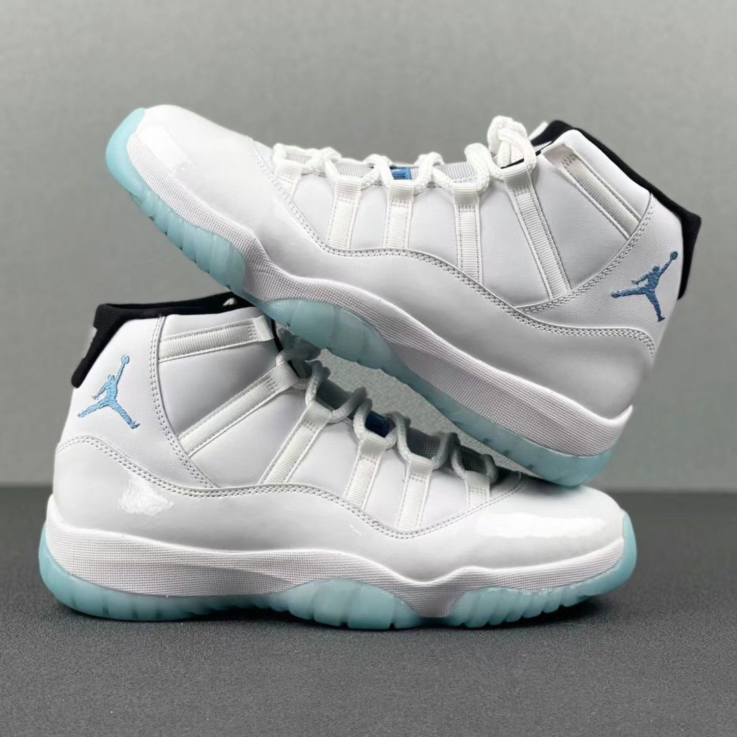 Jordan 11 Retro Legend Blue
