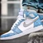 Nike Air Jordan 1 Mid Hyper Royal