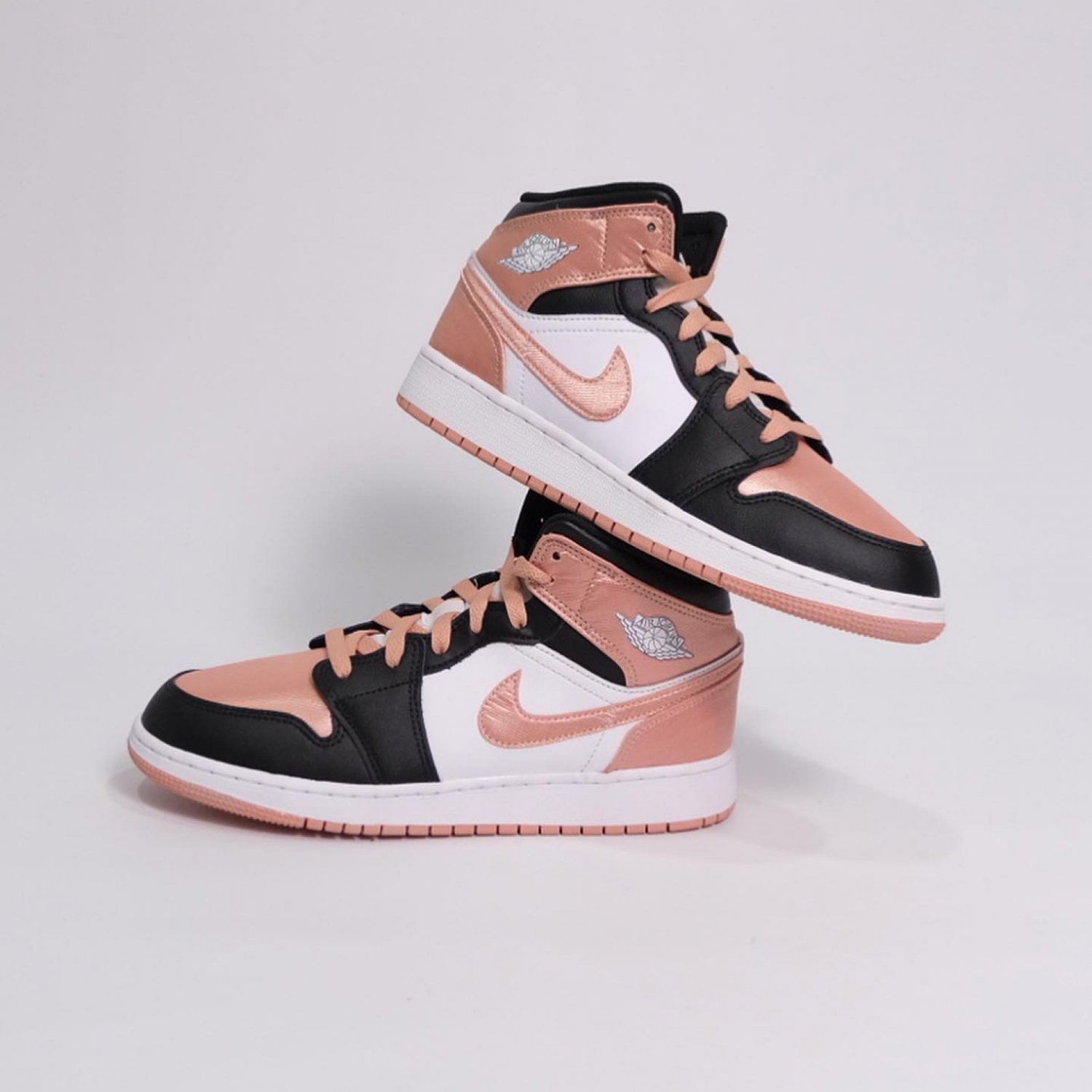 Nike Air Jordan 1 Mid 'Light Madder Root'