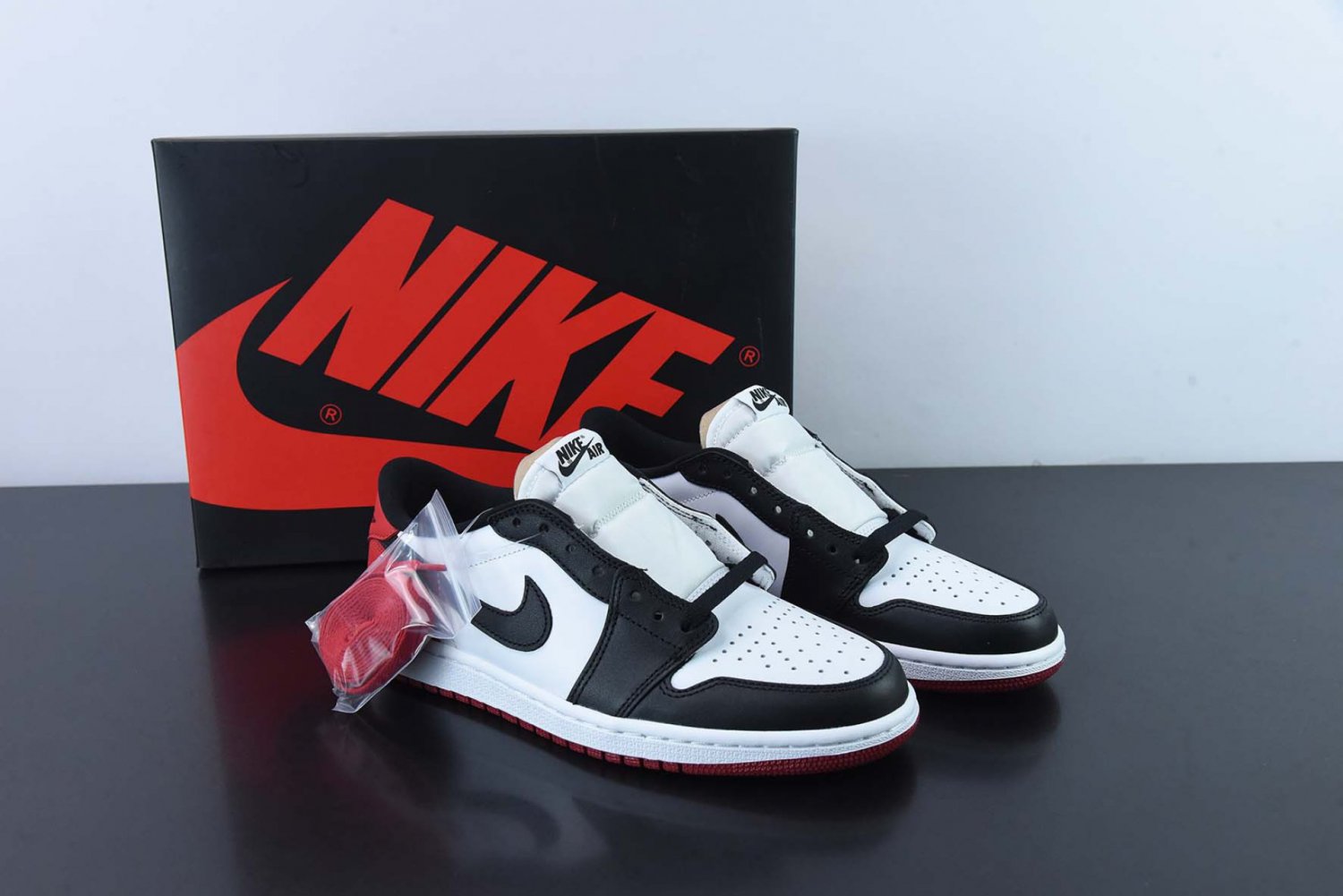 Nike Air Jordan 1 Retro Low OG Black Toe