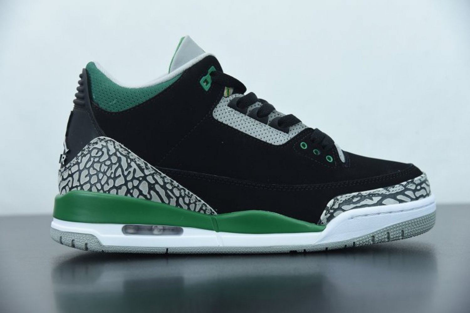 Nike Air Jordan 3 Retro Pine Green Sneakers CT8532-030