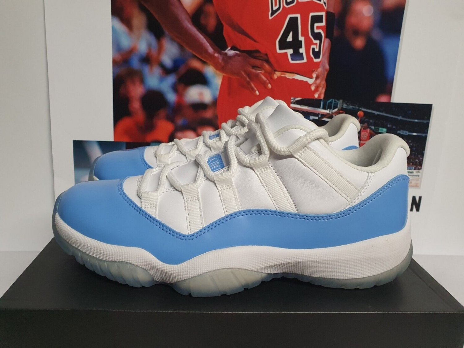 Nike Air Jordan 11 Low UNC