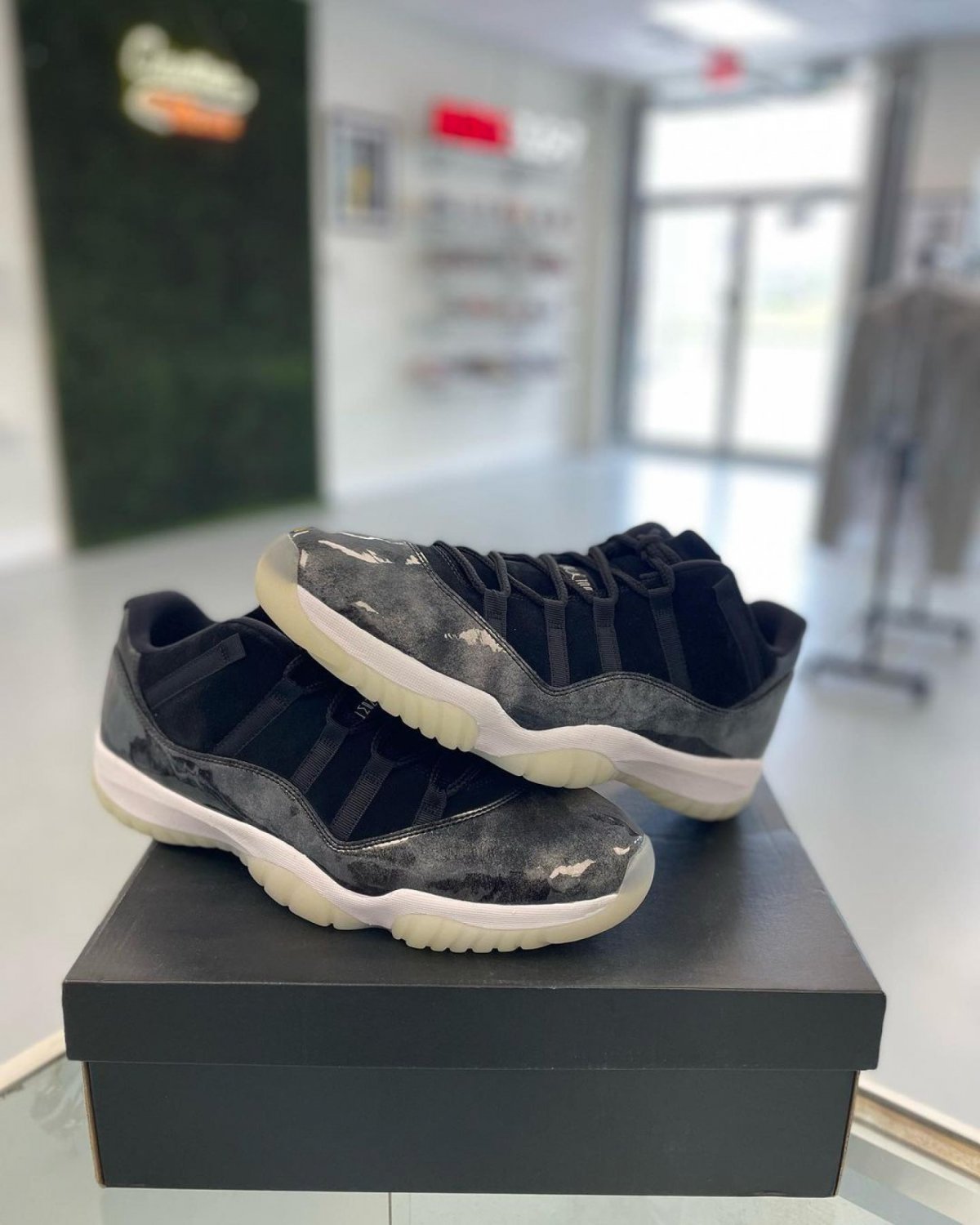 Nike Air Jordan 11 Retro Low &acirc;��Barons&acirc;��