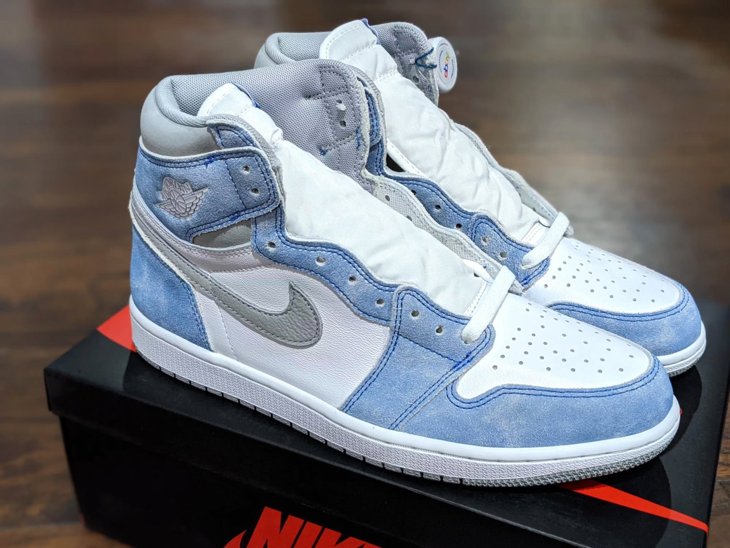 Air Jordan 1 High Retro ' Hyper Royal  Light Smoke Grey '