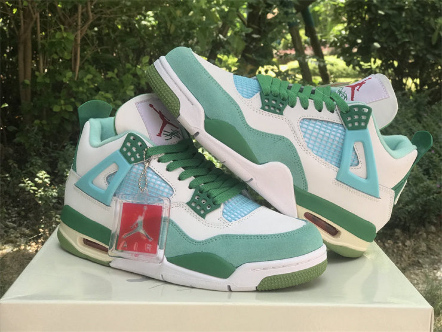 Air Jordan 4 &acirc;��Bulbasaur&acirc;�� Light GreenForest Green