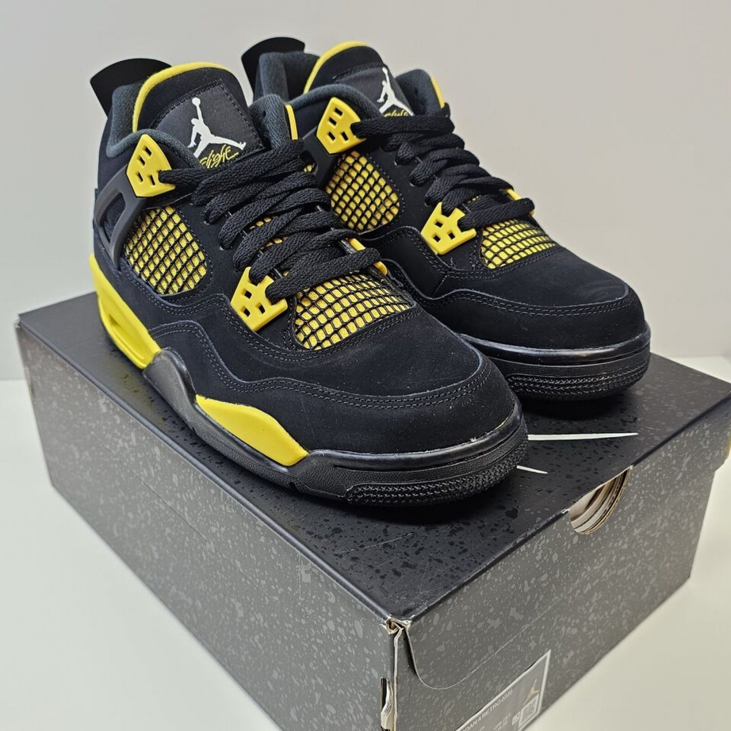 Jordan 4 Yellow Thunder