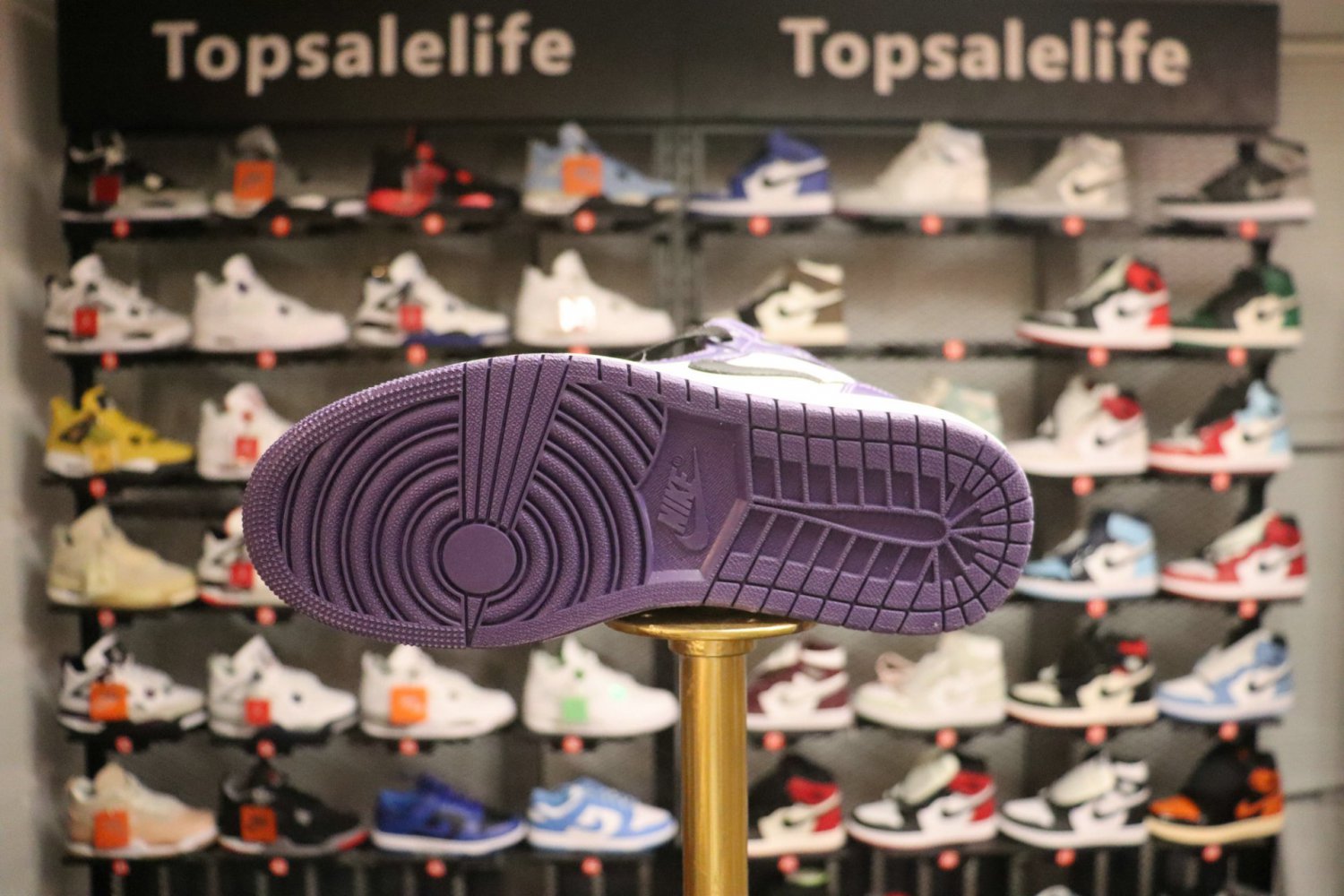 nike air jordan 1 retro high og 'court purple 2.0' [also worn by madsaki]_1