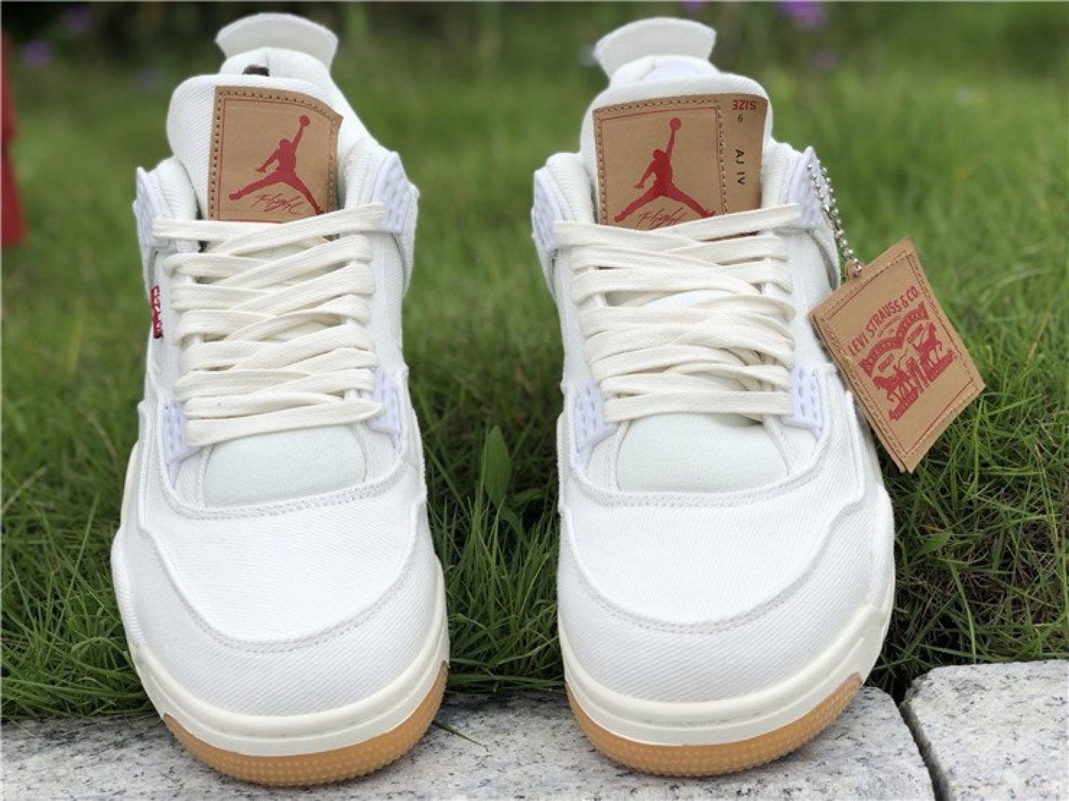 Levi&acirc;��s X Air Jordan 4 &acirc;��White Denim&acirc;��Levi&acirc;��s x Nike Air Jordan 4 White Denim AO2571-100