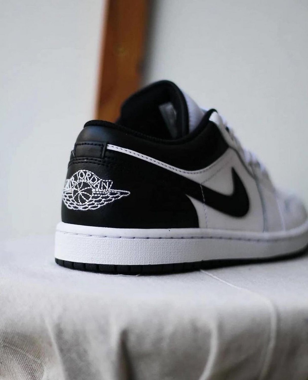 Jordan 1 Low Reverse Panda