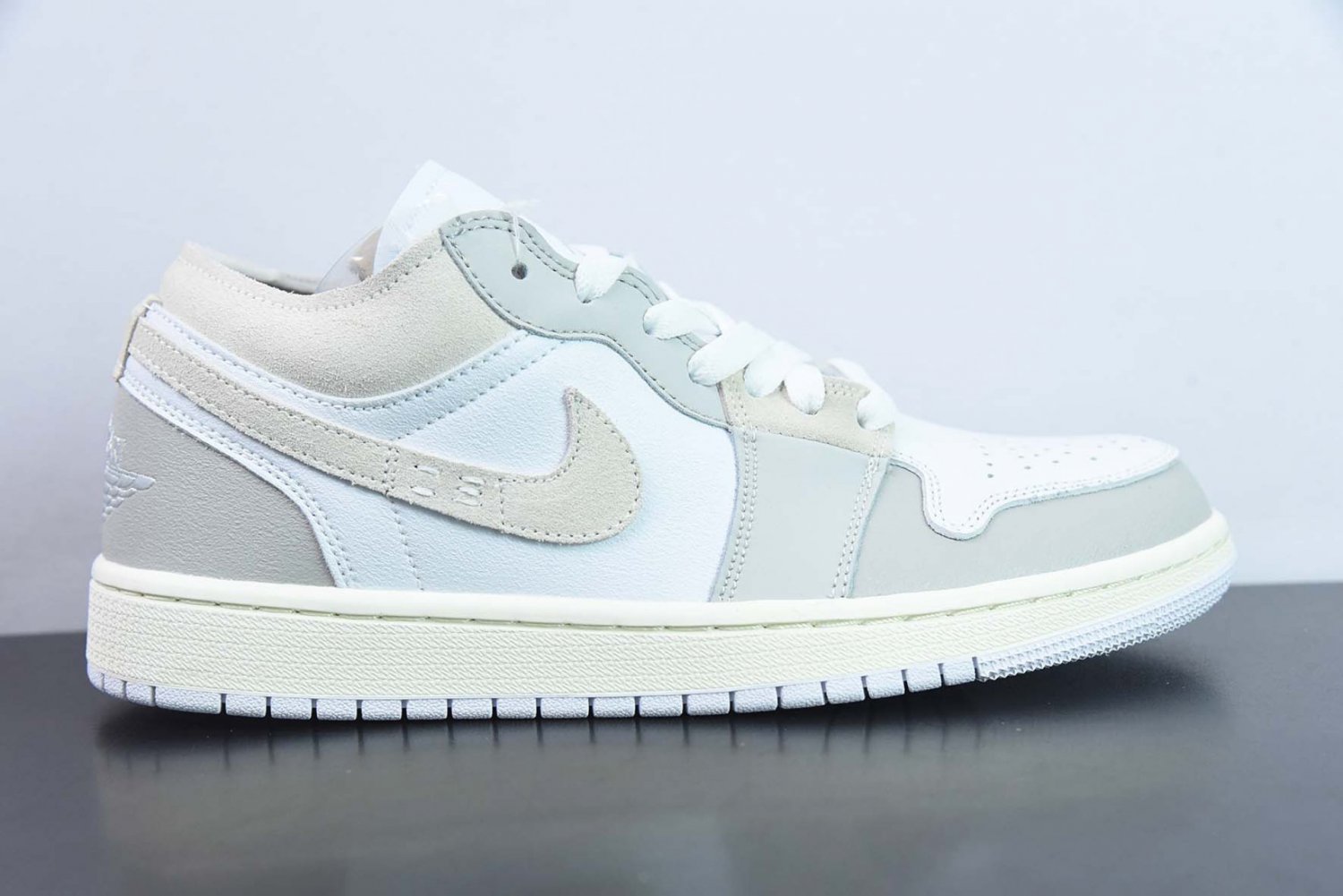 Jordan 1 Low SE Craft Inside Out Tech Grey