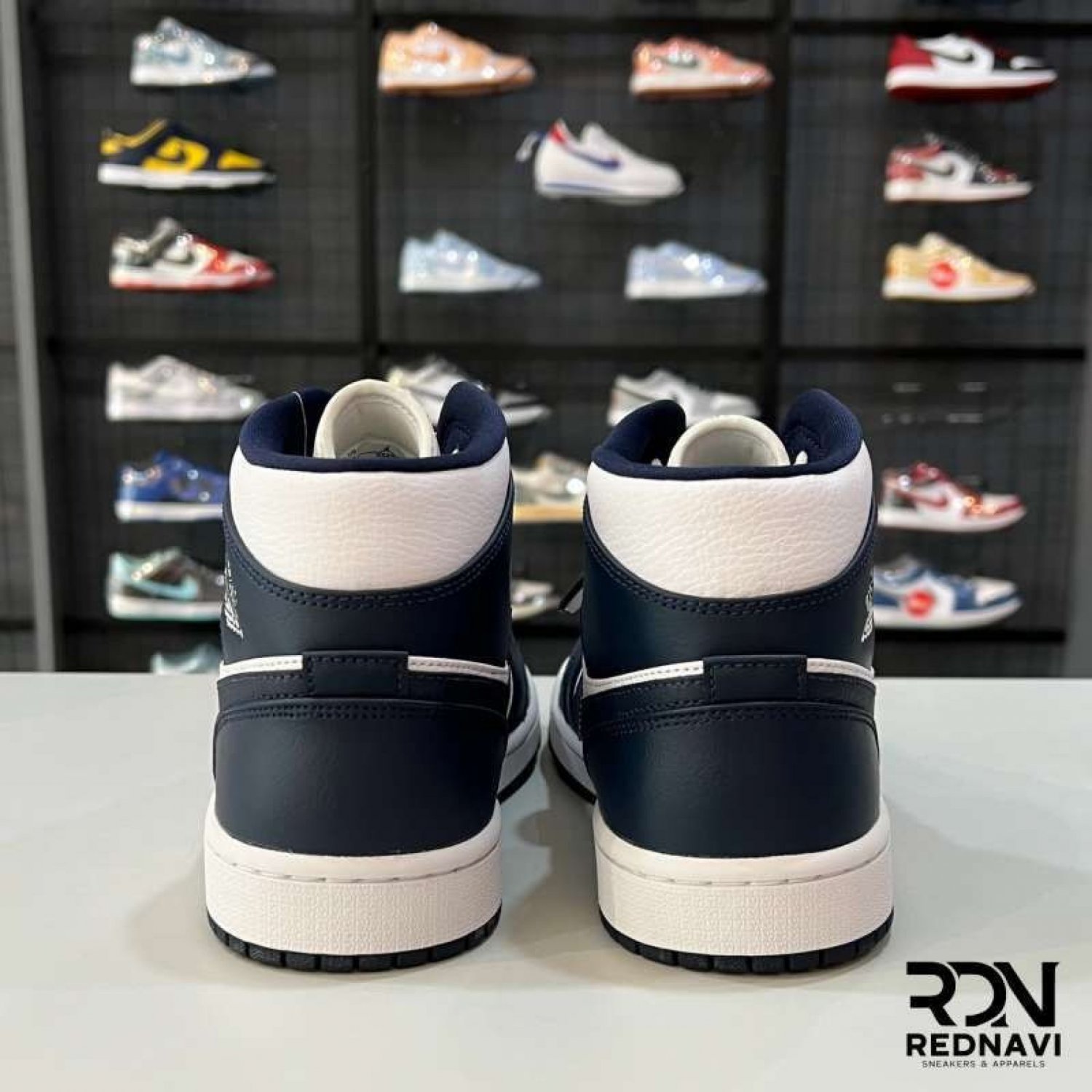 Jordan 1 Mid 'Obsidian'