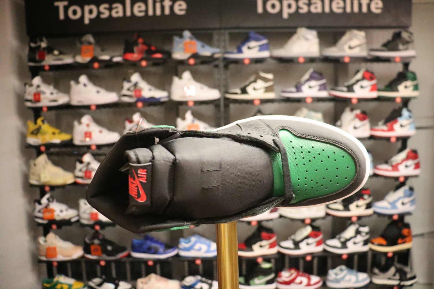Jordan 1 Retro High OG 'Pine Green 2.0' 555088-030