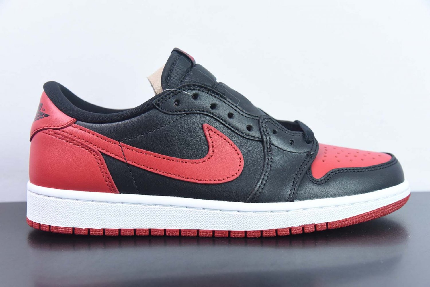 Jordan 1 Retro Low Bred