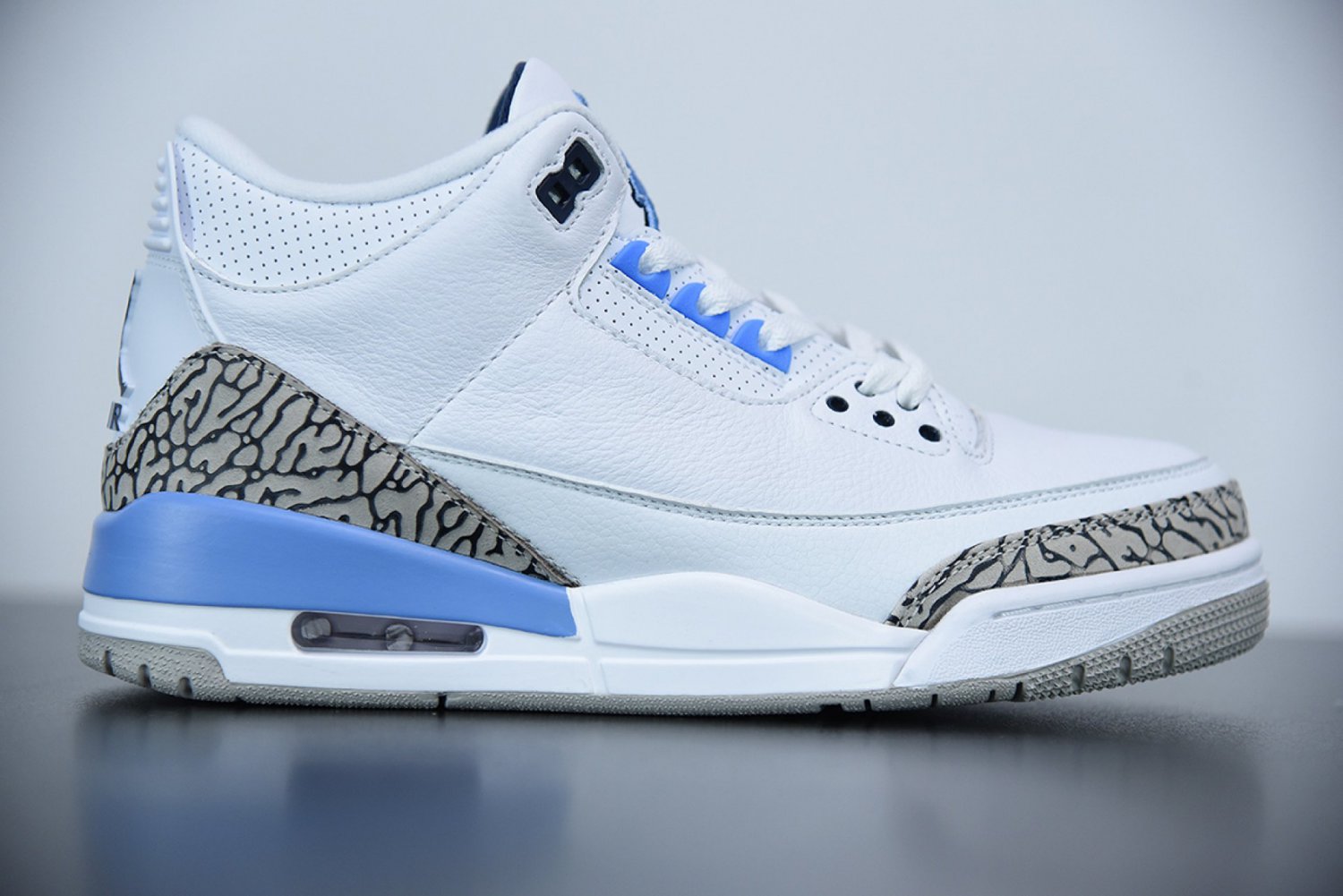 Jordan 3 Retro UNC