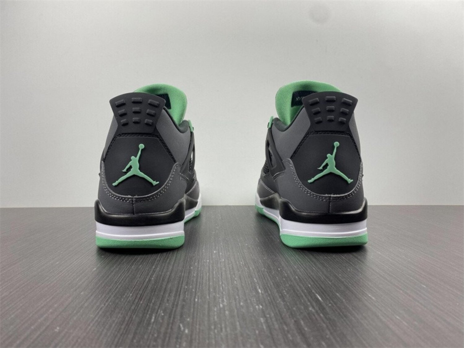 Jordan 4 Green Glow Sneaker
