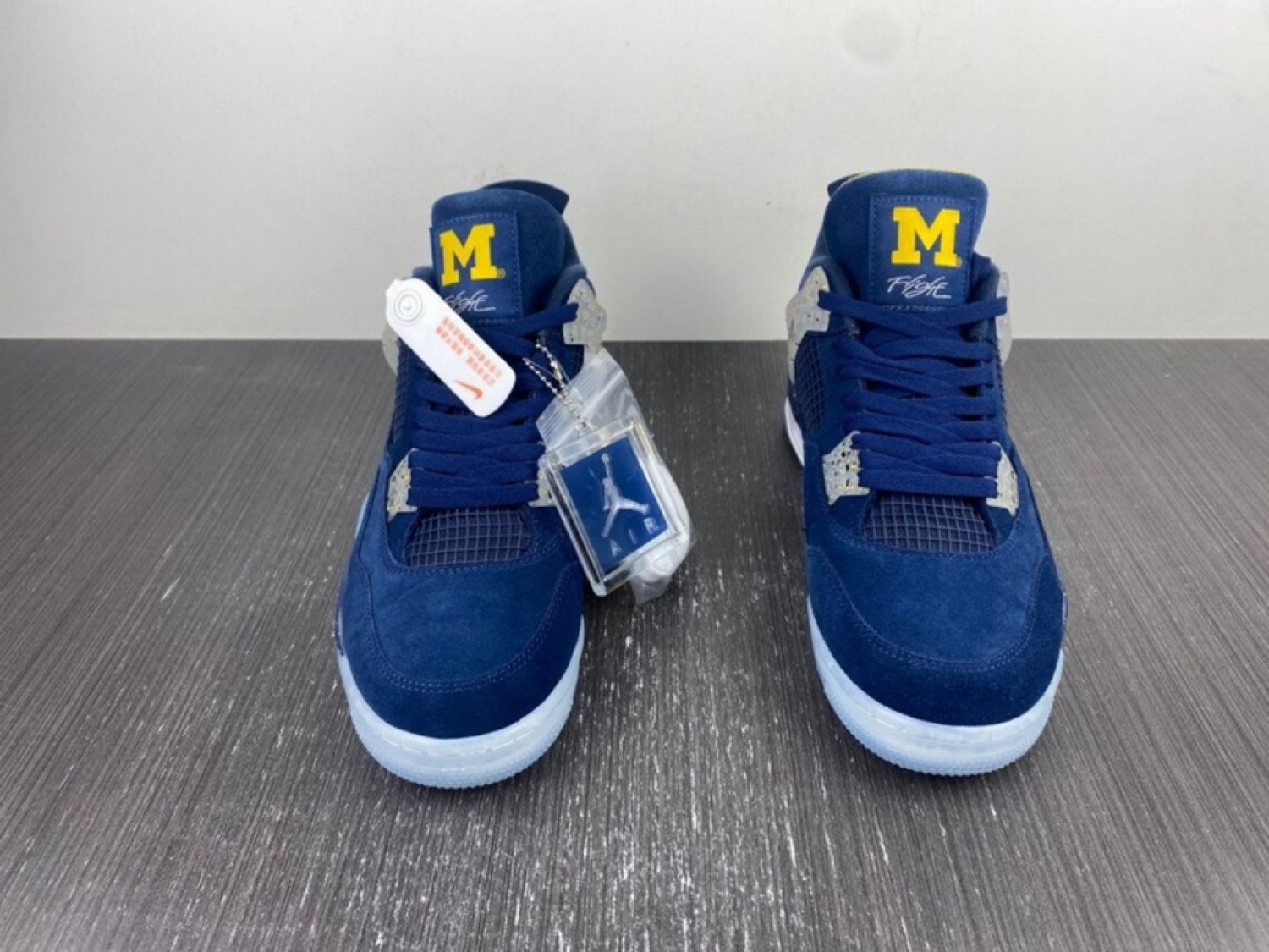 Jordan 4 Michigan Wolverines Sneaker