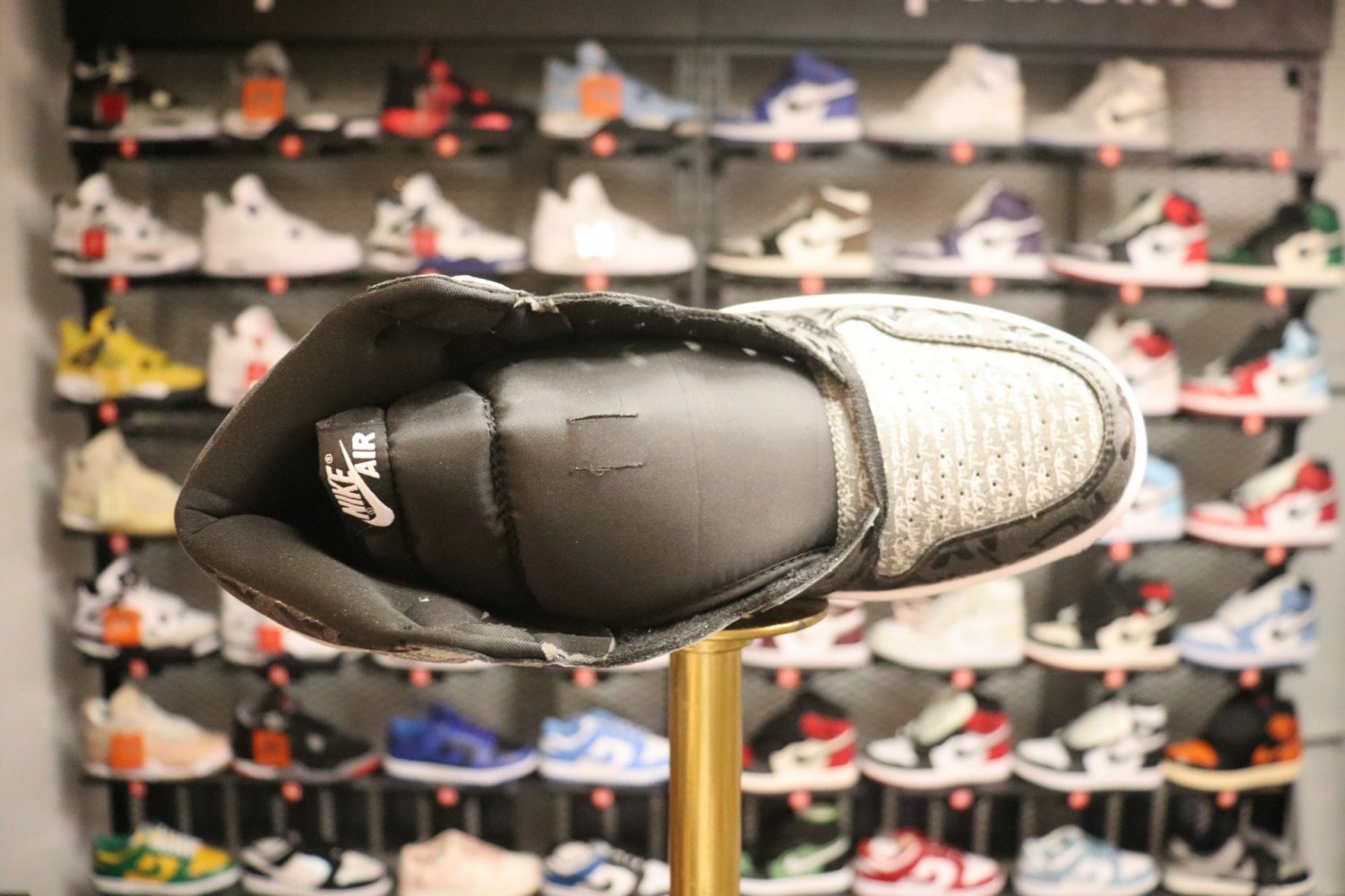 NEW   Jordan 1 High OG 'Rebellion e'
