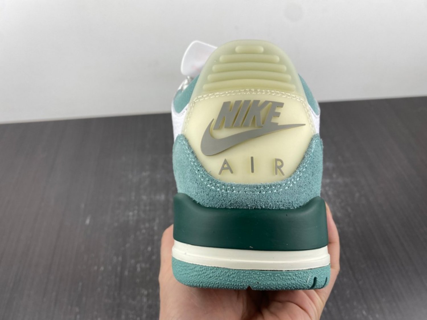 NEW   Jordan 3 White Jade
