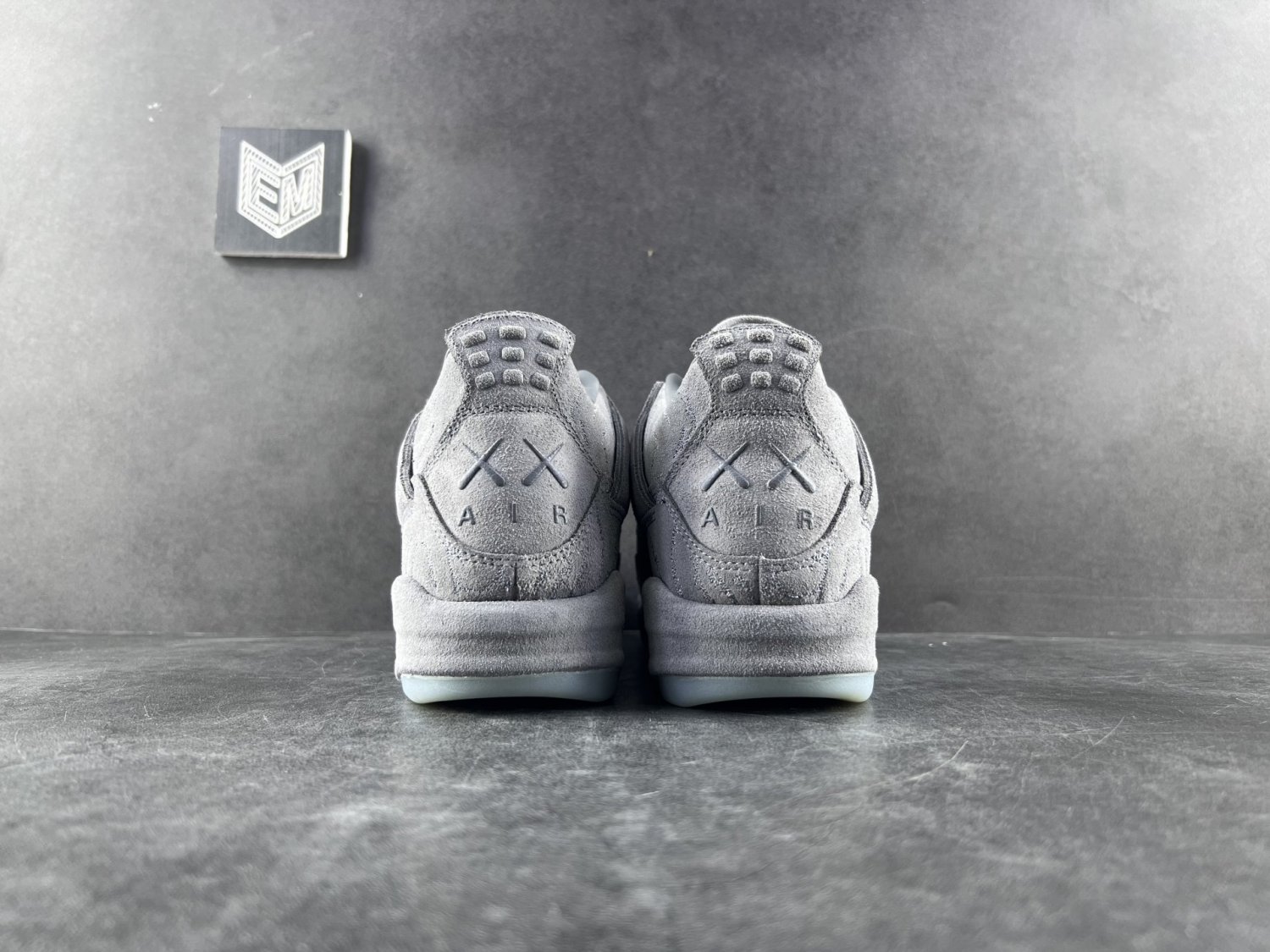 NEW   Jordan 4 Retro Kaws