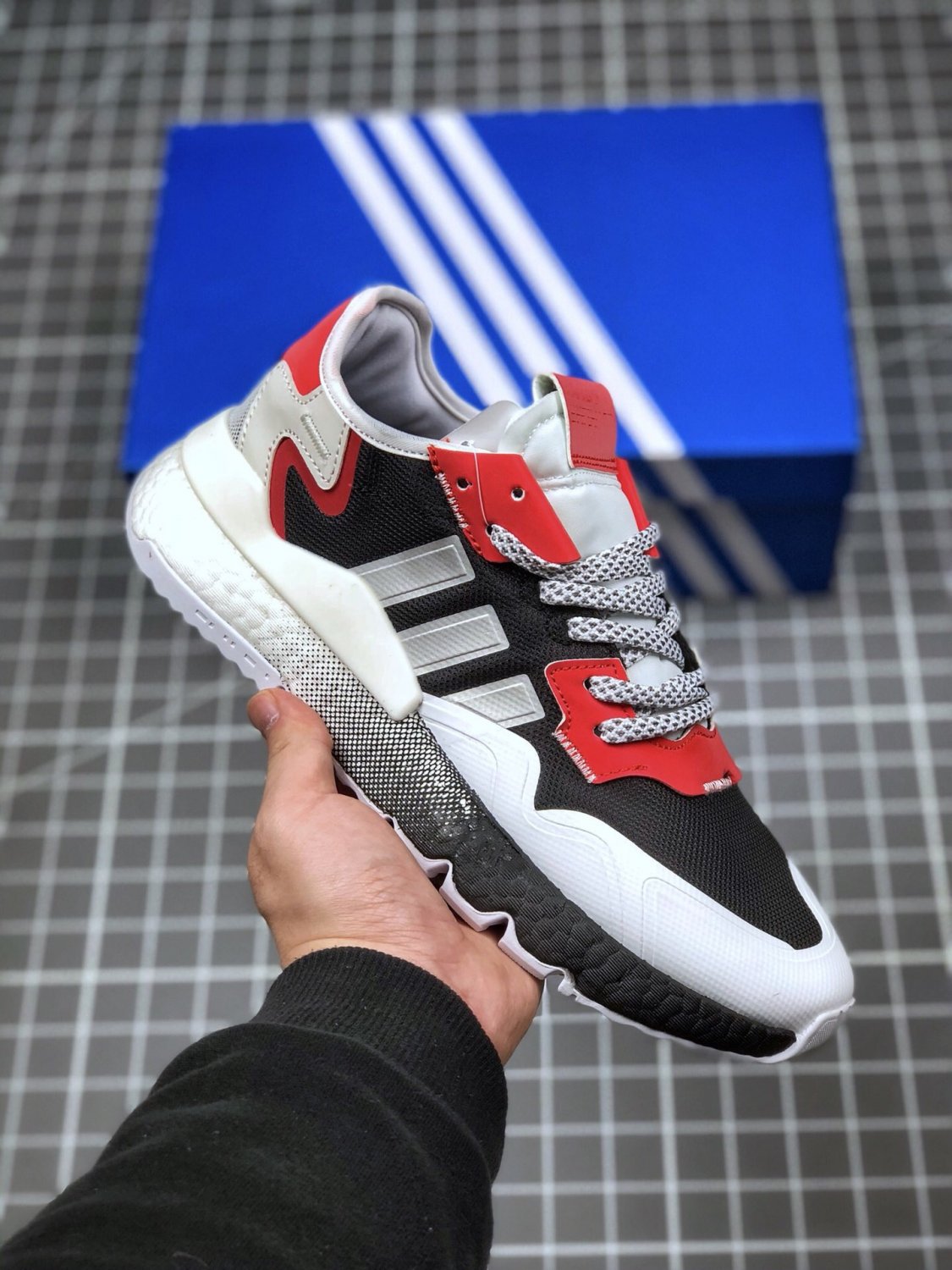 2024  nite jogger blacksilver metallicwhite-red