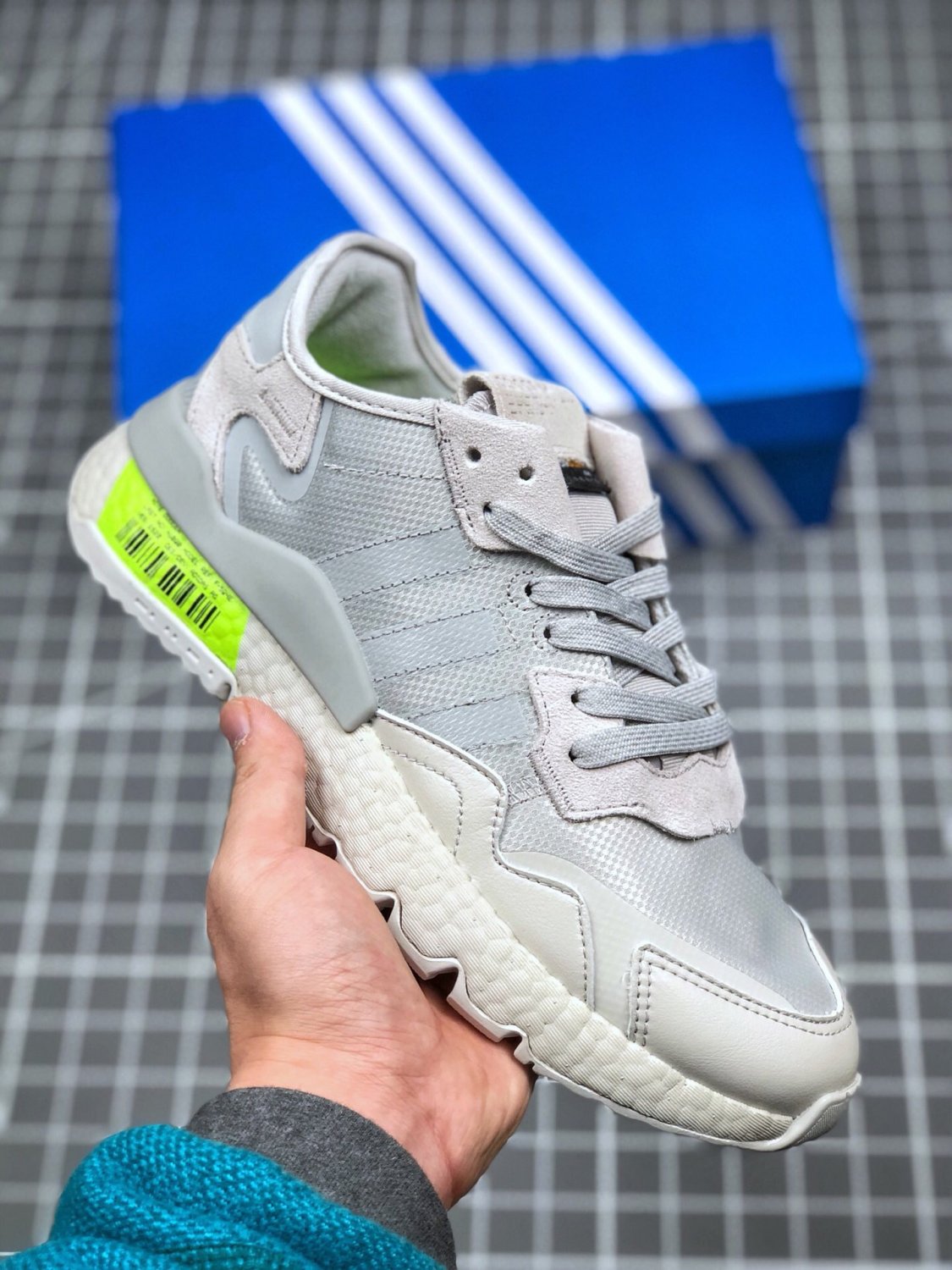 2024  nite jogger grey onegrey twosignal green